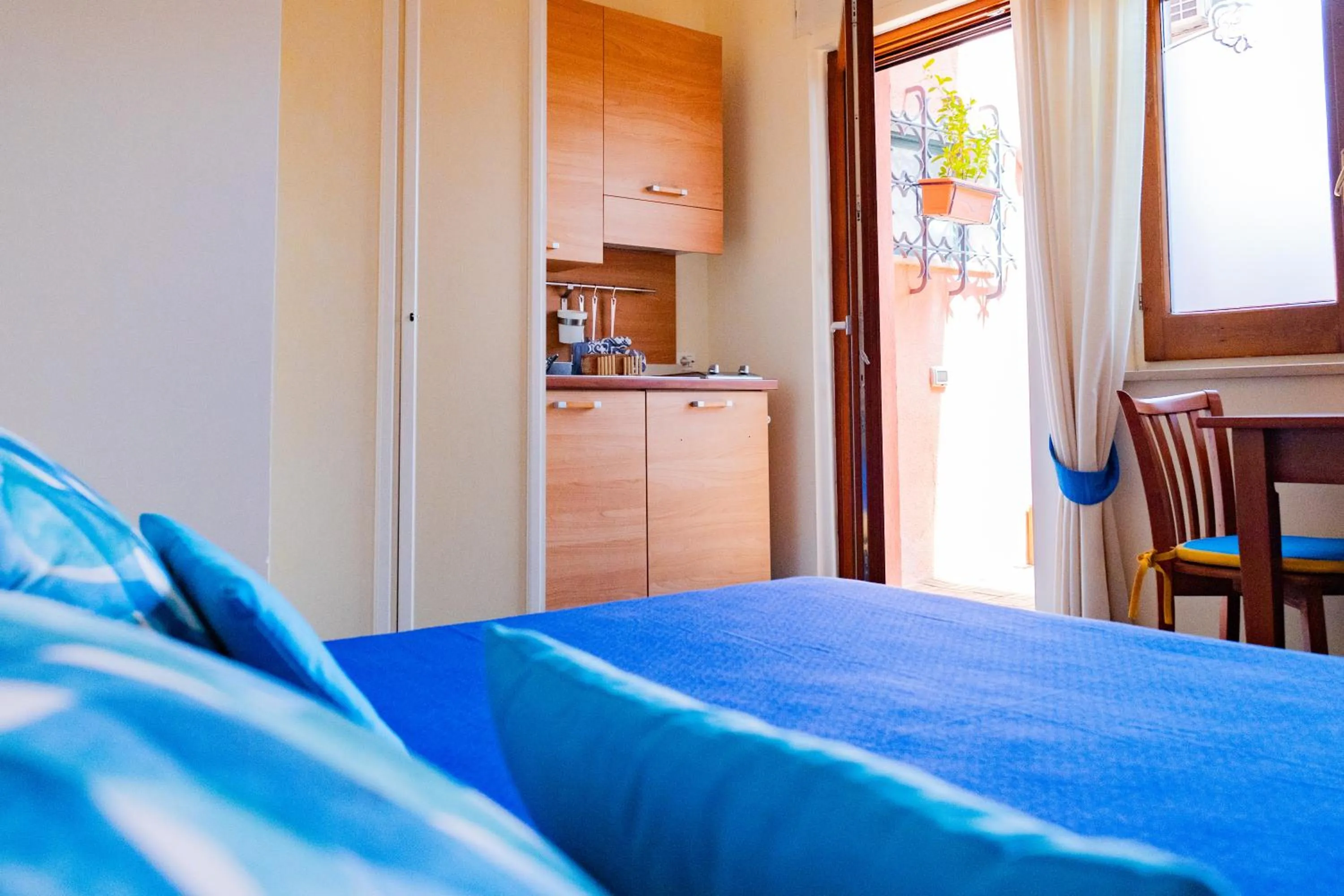 Photo of the whole room, Bed in Villa Rosa Sorrento