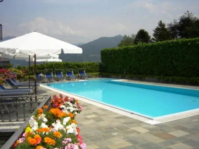 Swimming pool in Hotel Adler