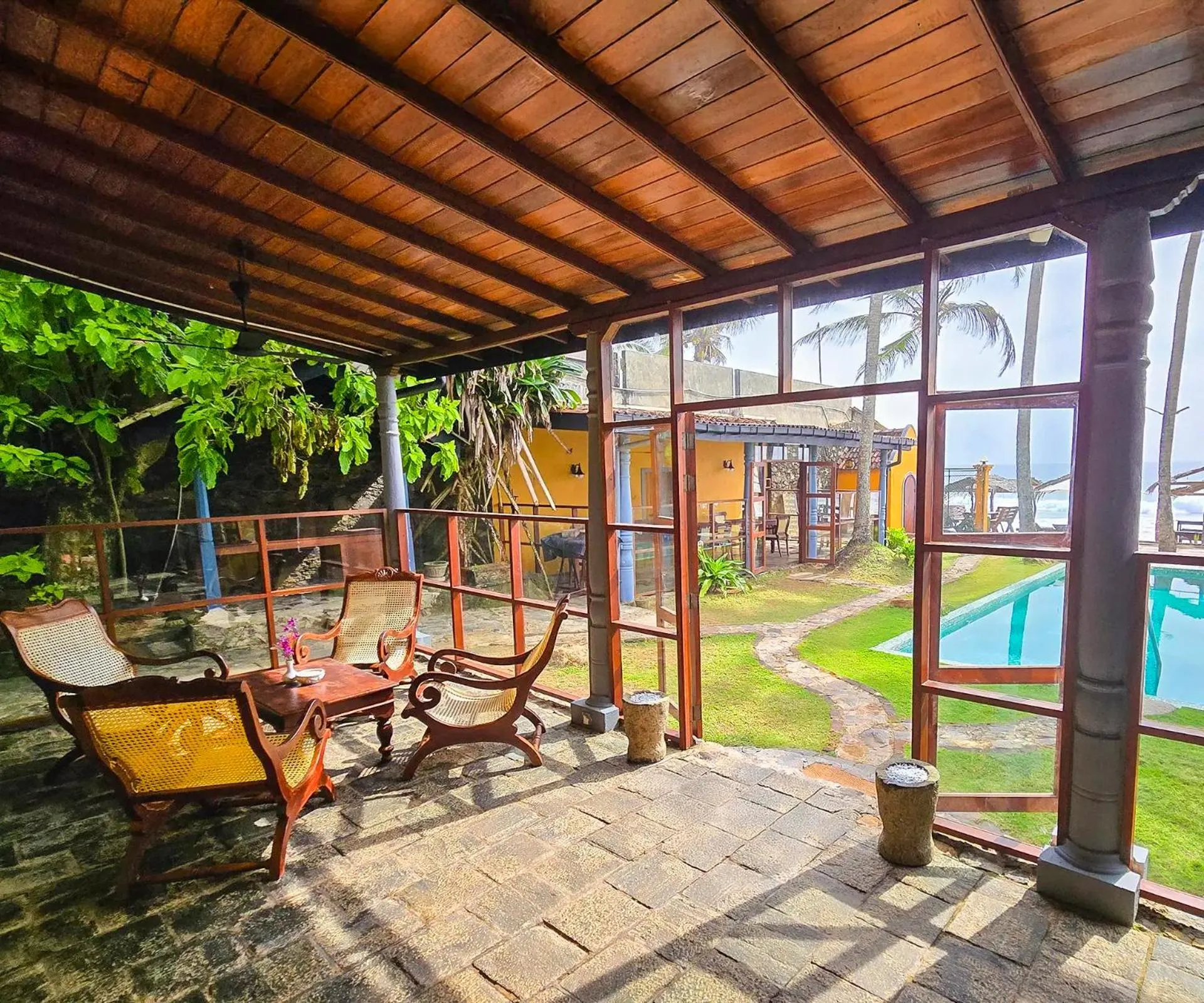 Family Room with Sea View in Villa Kusum
