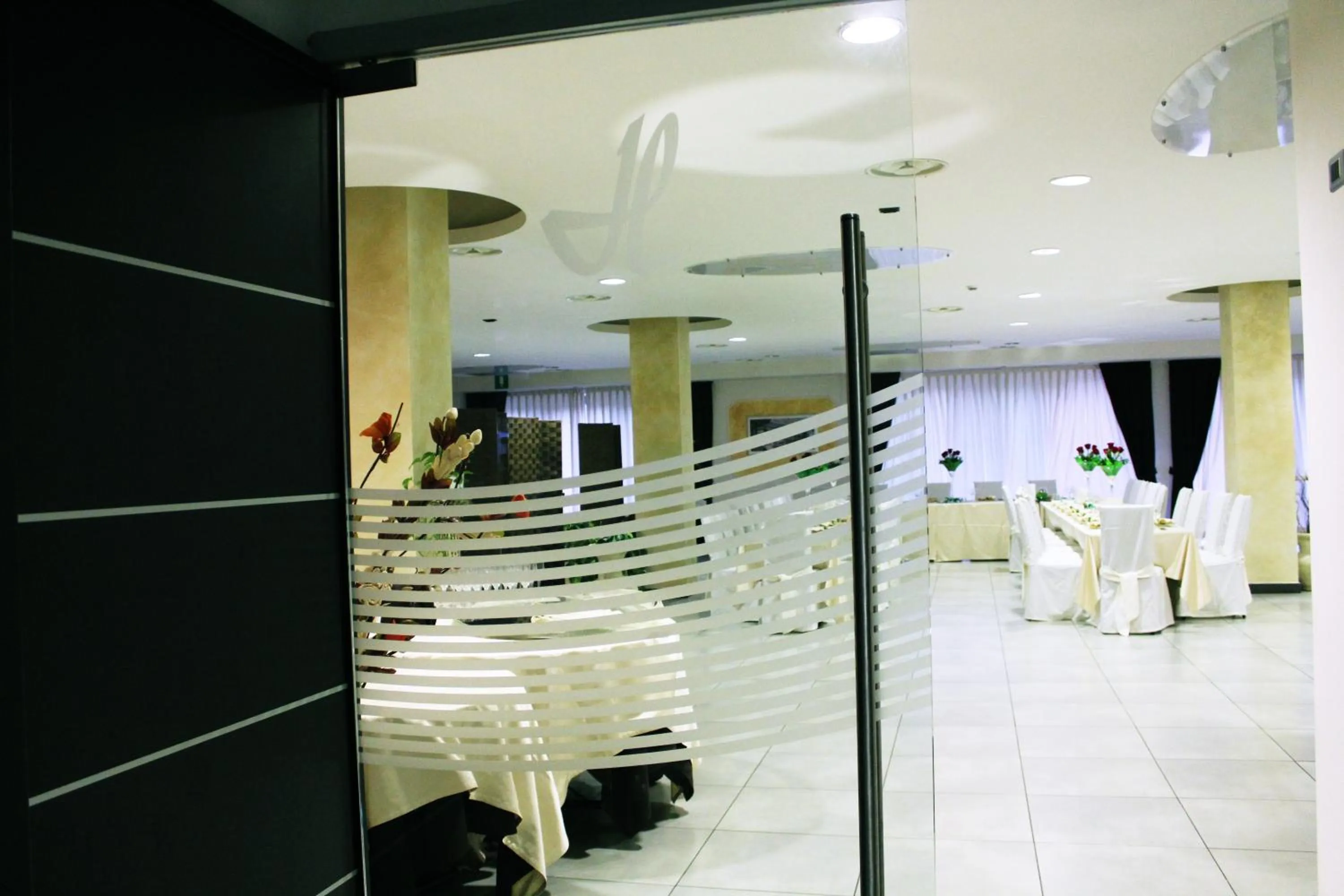 Restaurant/places to eat in Hotel Insteia