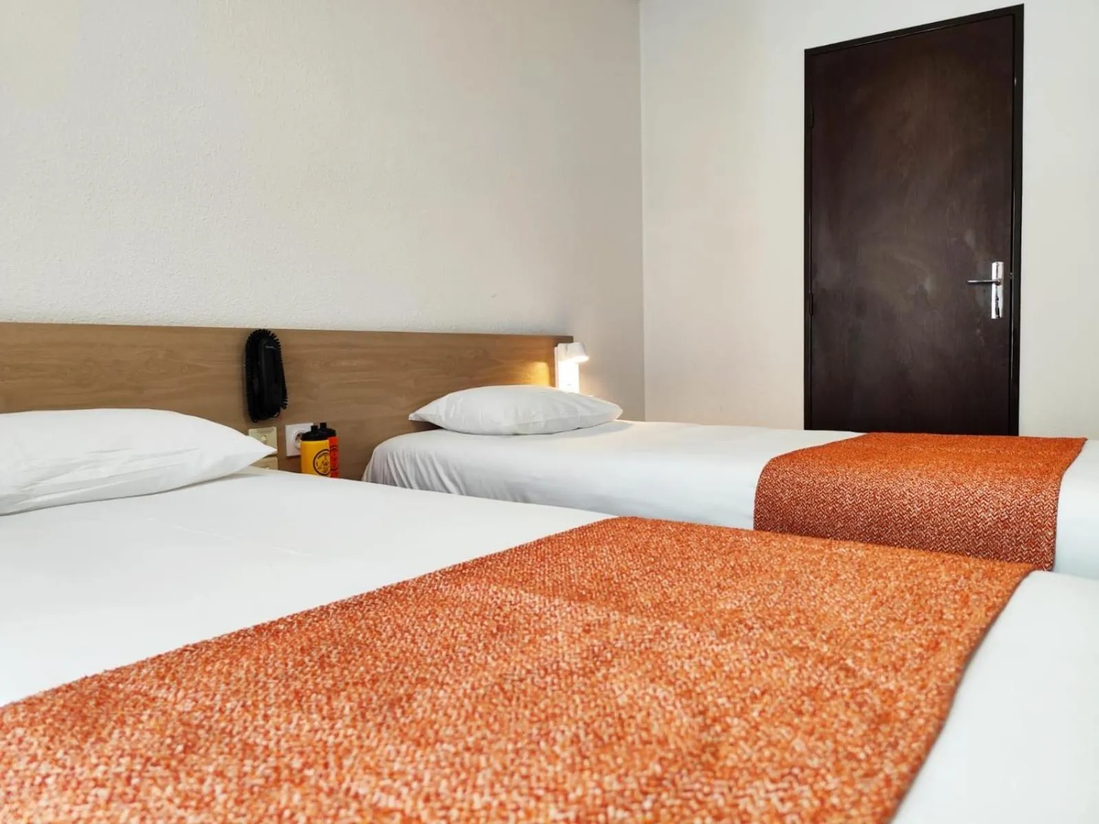 Photo of the whole room, Bed in Hôtel Hélianthe