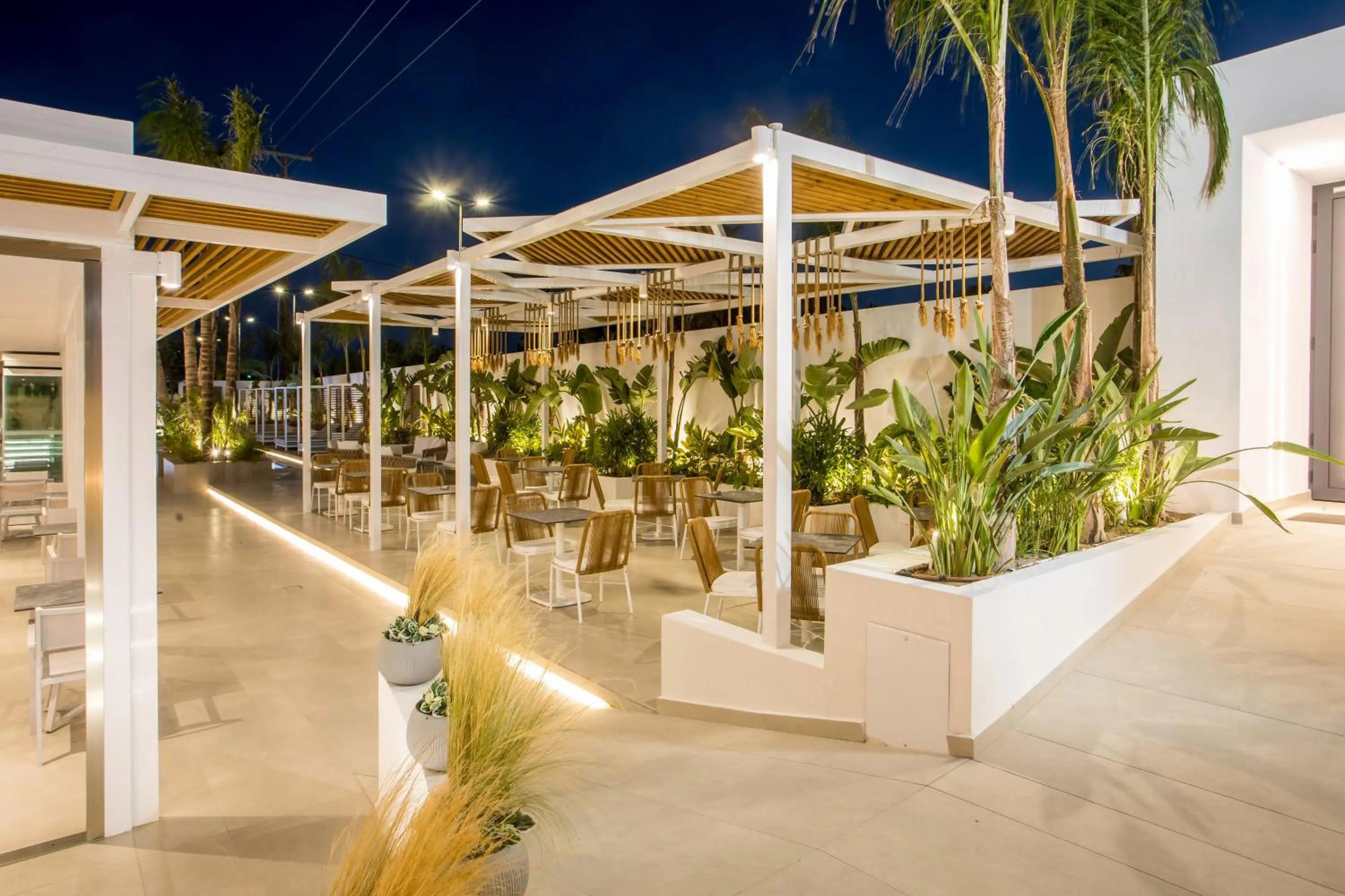 Patio in CasaStavris - Aparts & Pool Suites