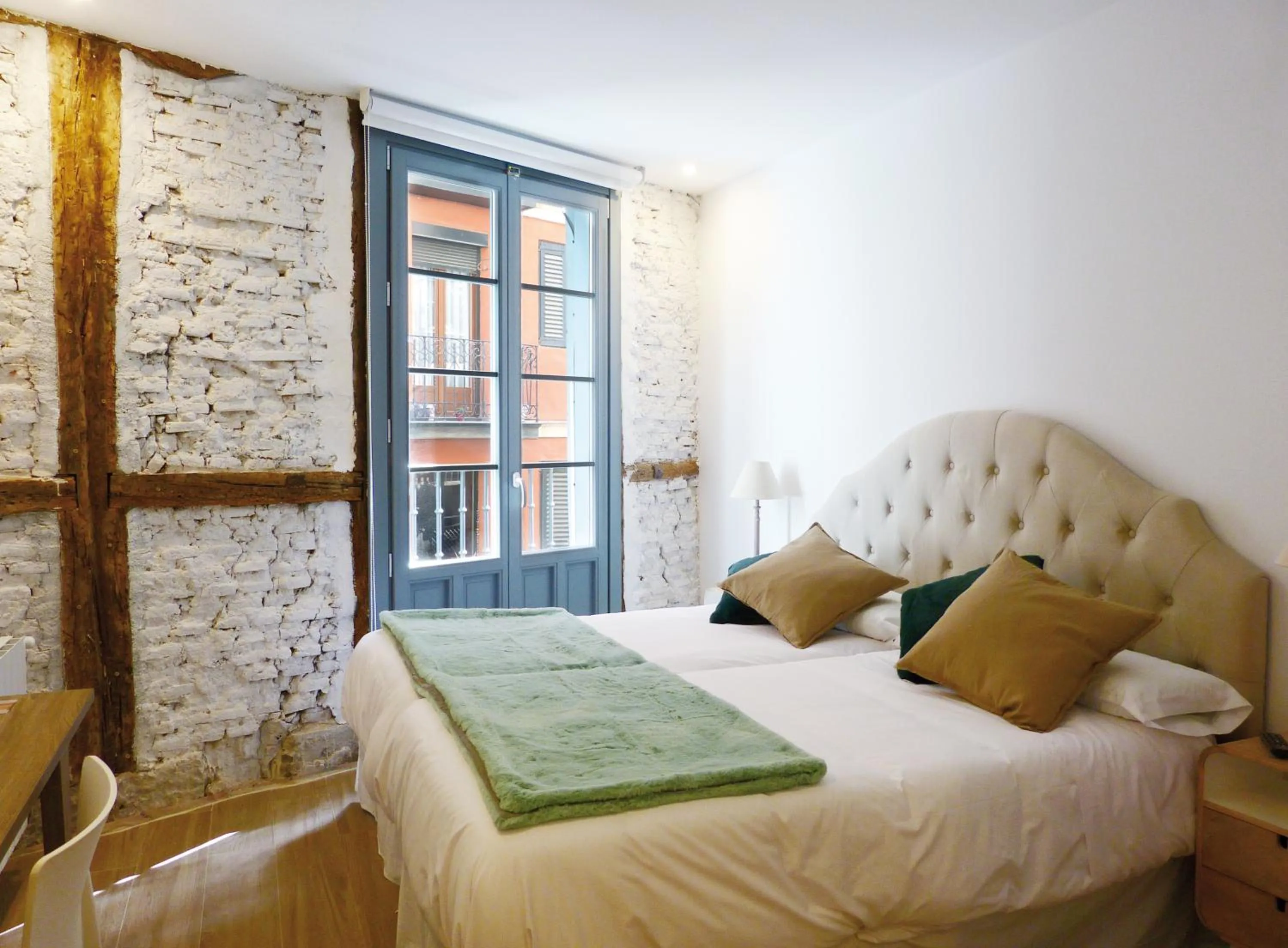 Photo of the whole room, Bed in Pensión Lo Bilbao