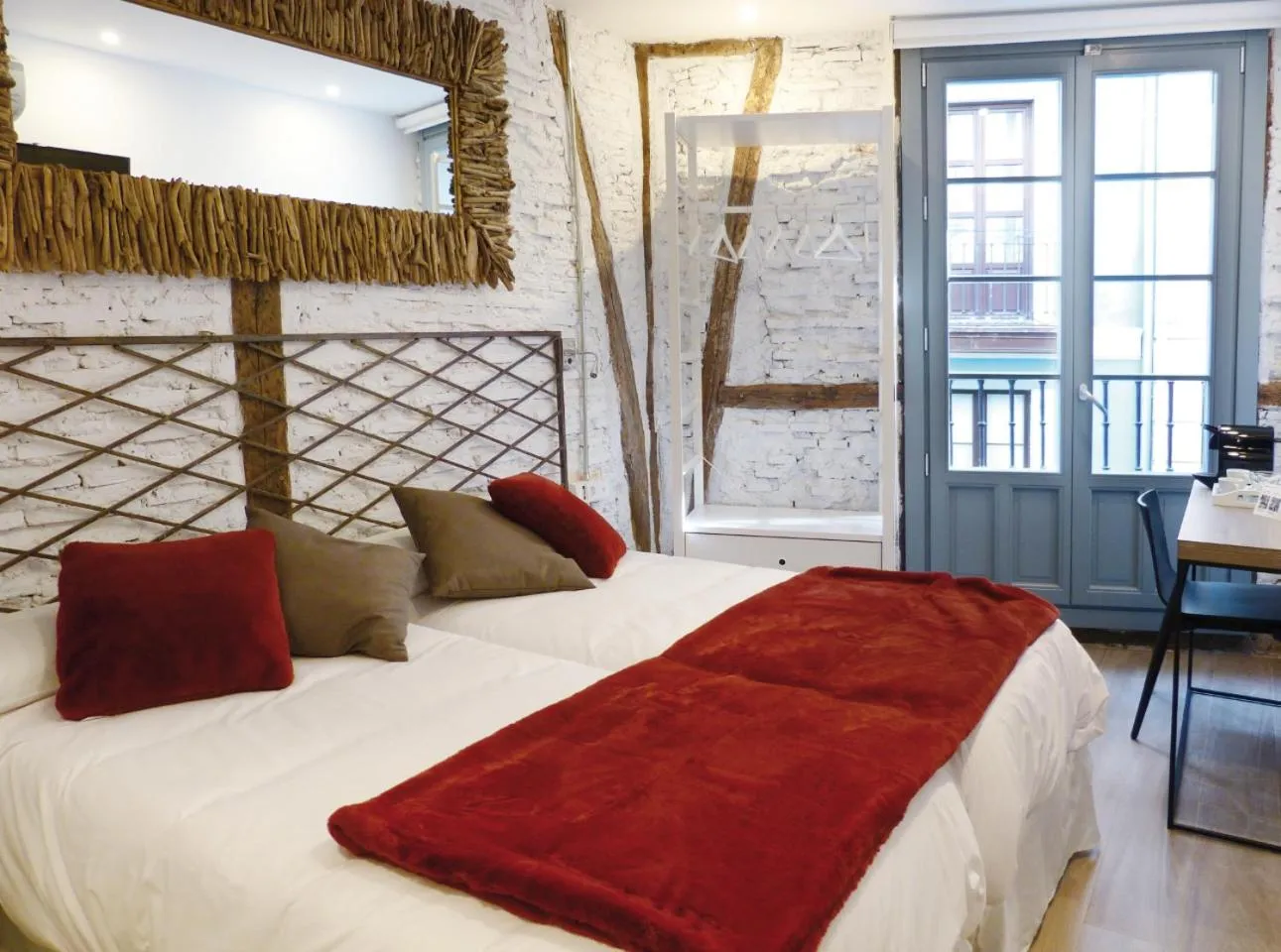 Photo of the whole room, Bed in Pensión Lo Bilbao