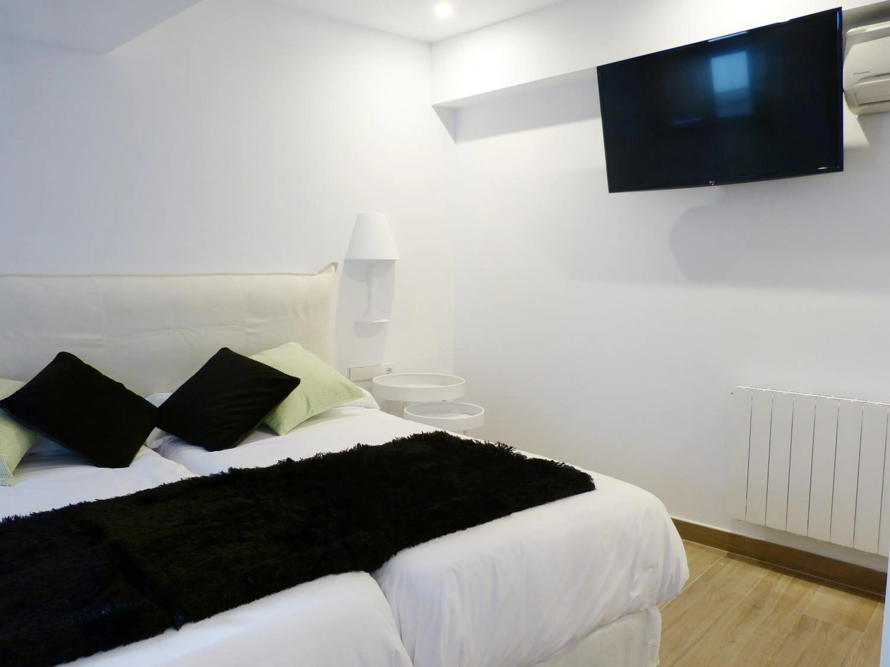 Photo of the whole room, Bed in Pensión Lo Bilbao