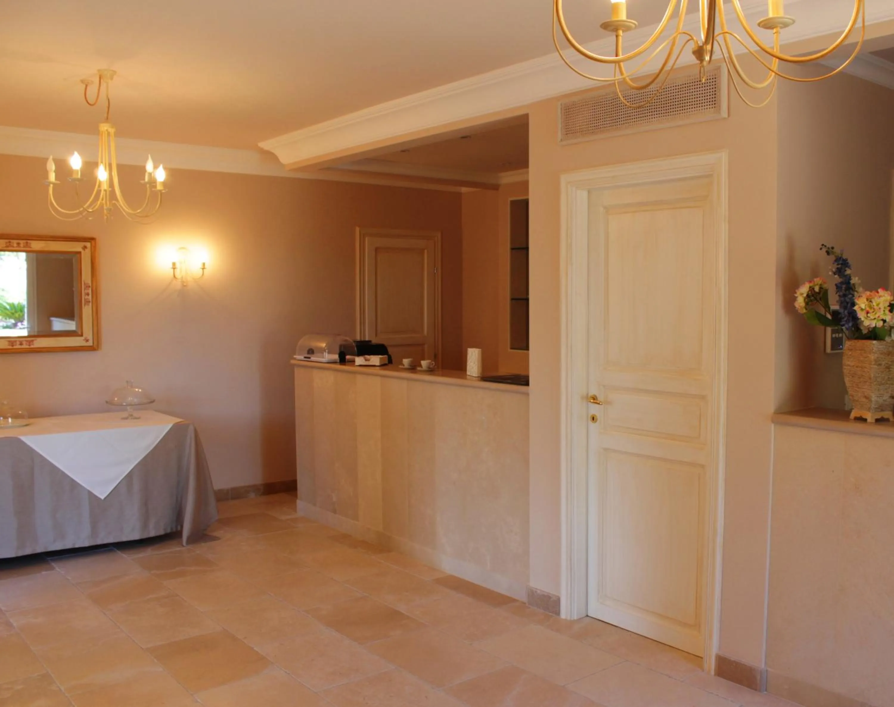 Lobby or reception in Tenuta Pigliano Hotel