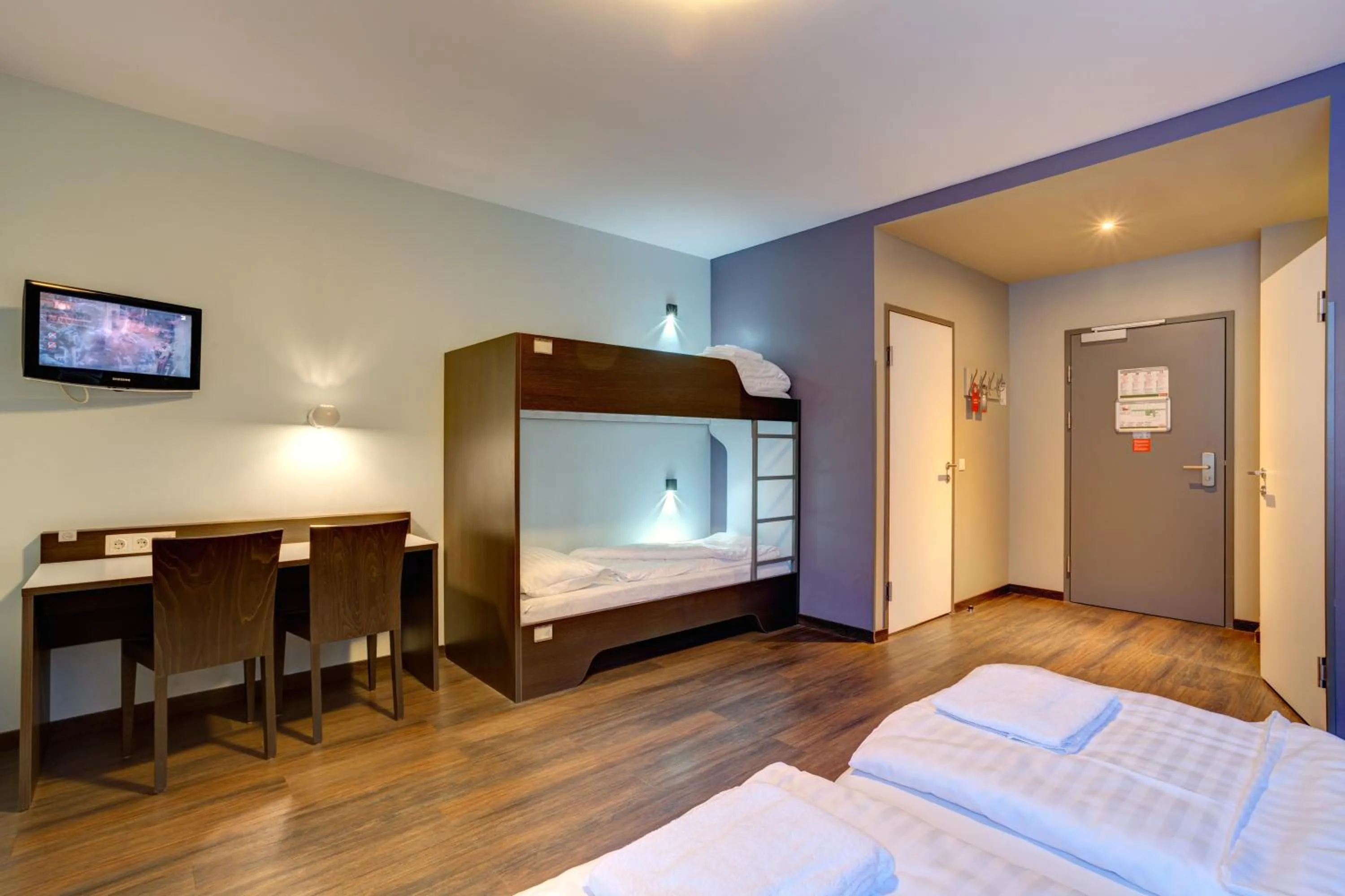 Photo of the whole room, Bed in MEININGER Hotel Wien Downtown Sissi