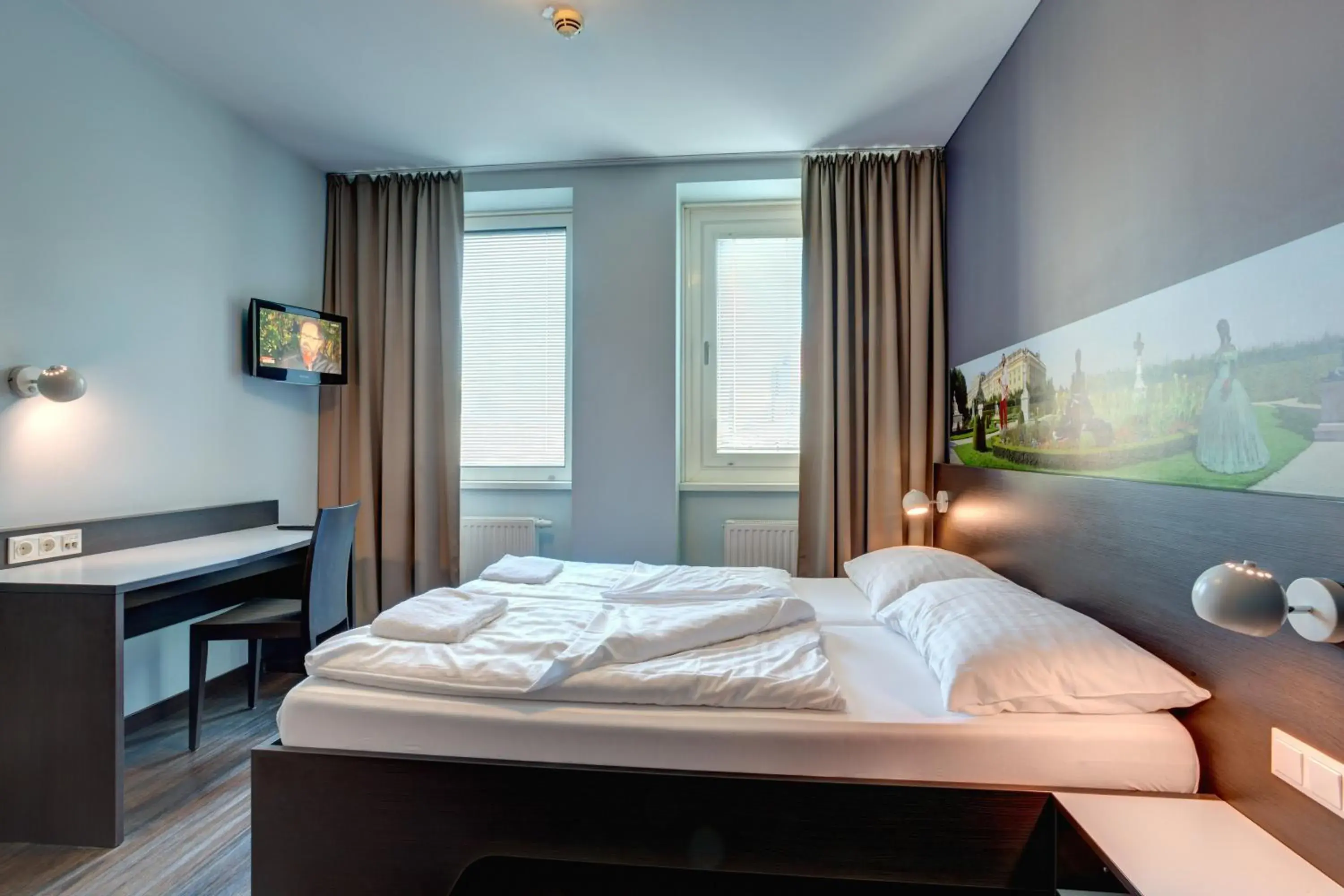 Double Room Single Use in MEININGER Hotel Wien Downtown Sissi Double Room Single Use in MEININGER Hotel Wien Downtown Sissi