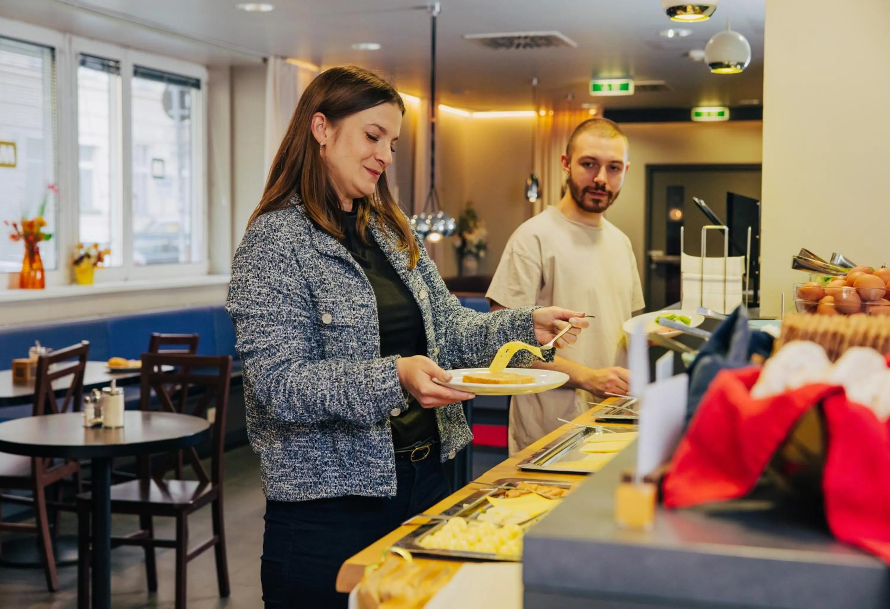 Buffet breakfast in MEININGER Hotel Wien Downtown Sissi