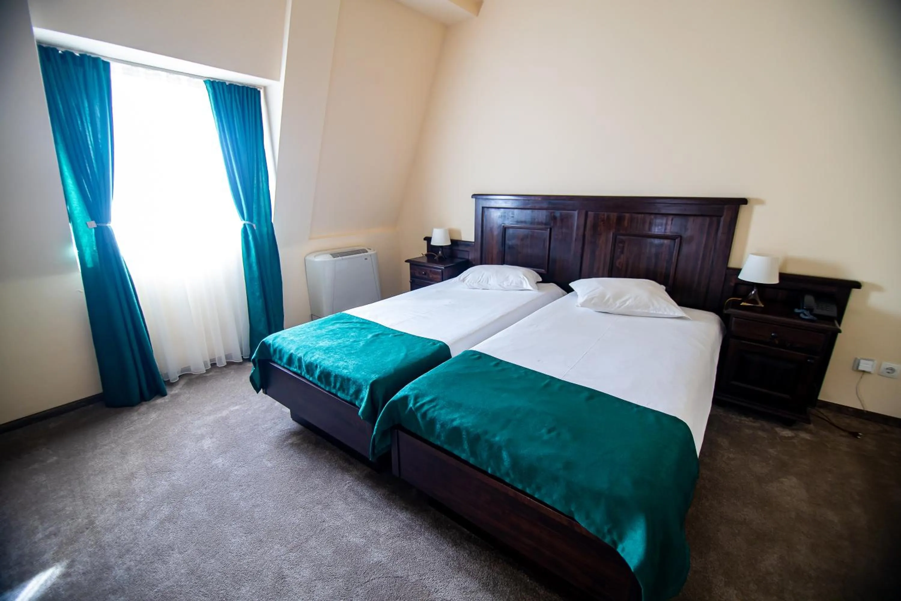 Photo of the whole room, Bed in Hotel Clasic