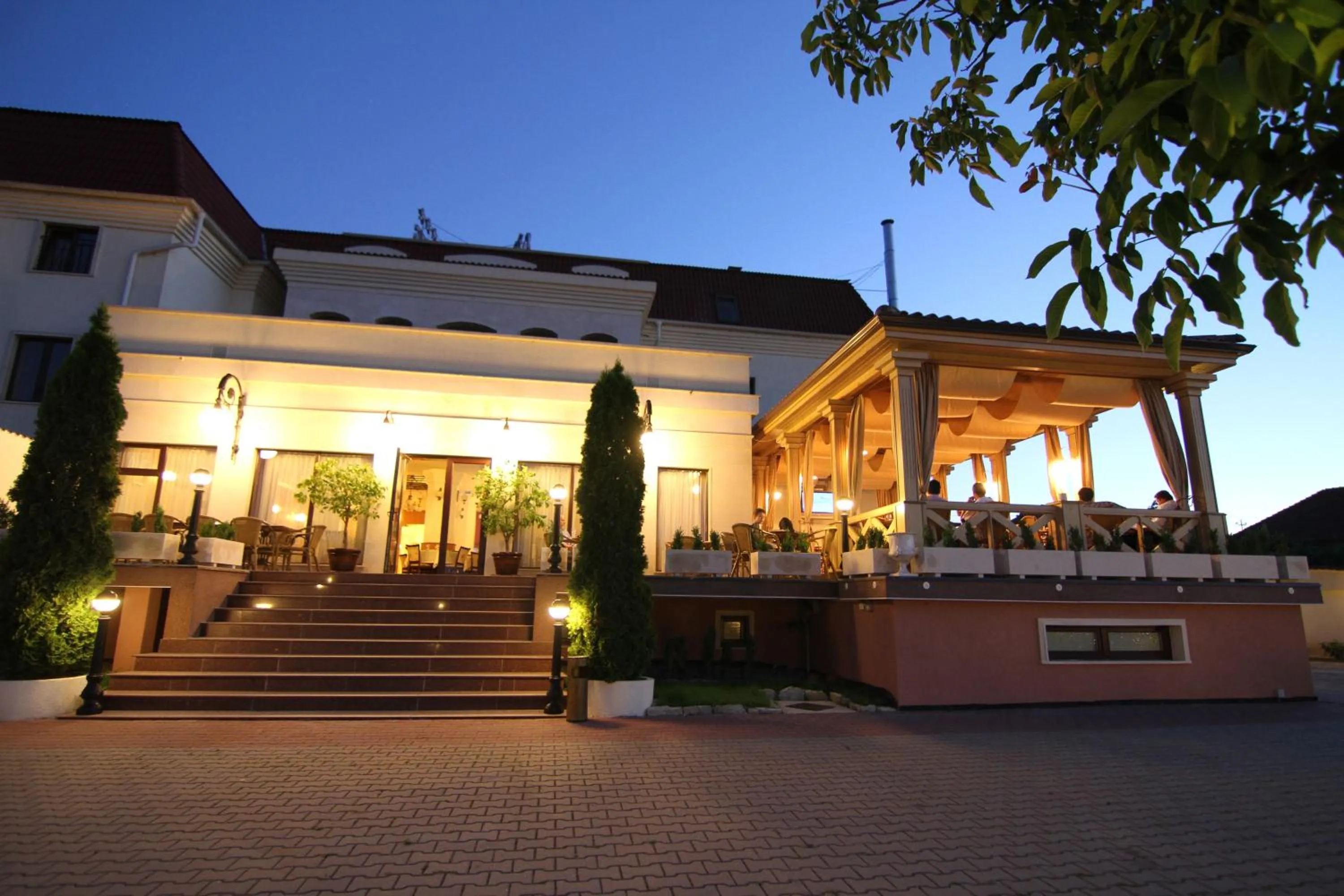 Facade/entrance in Hotel Clasic