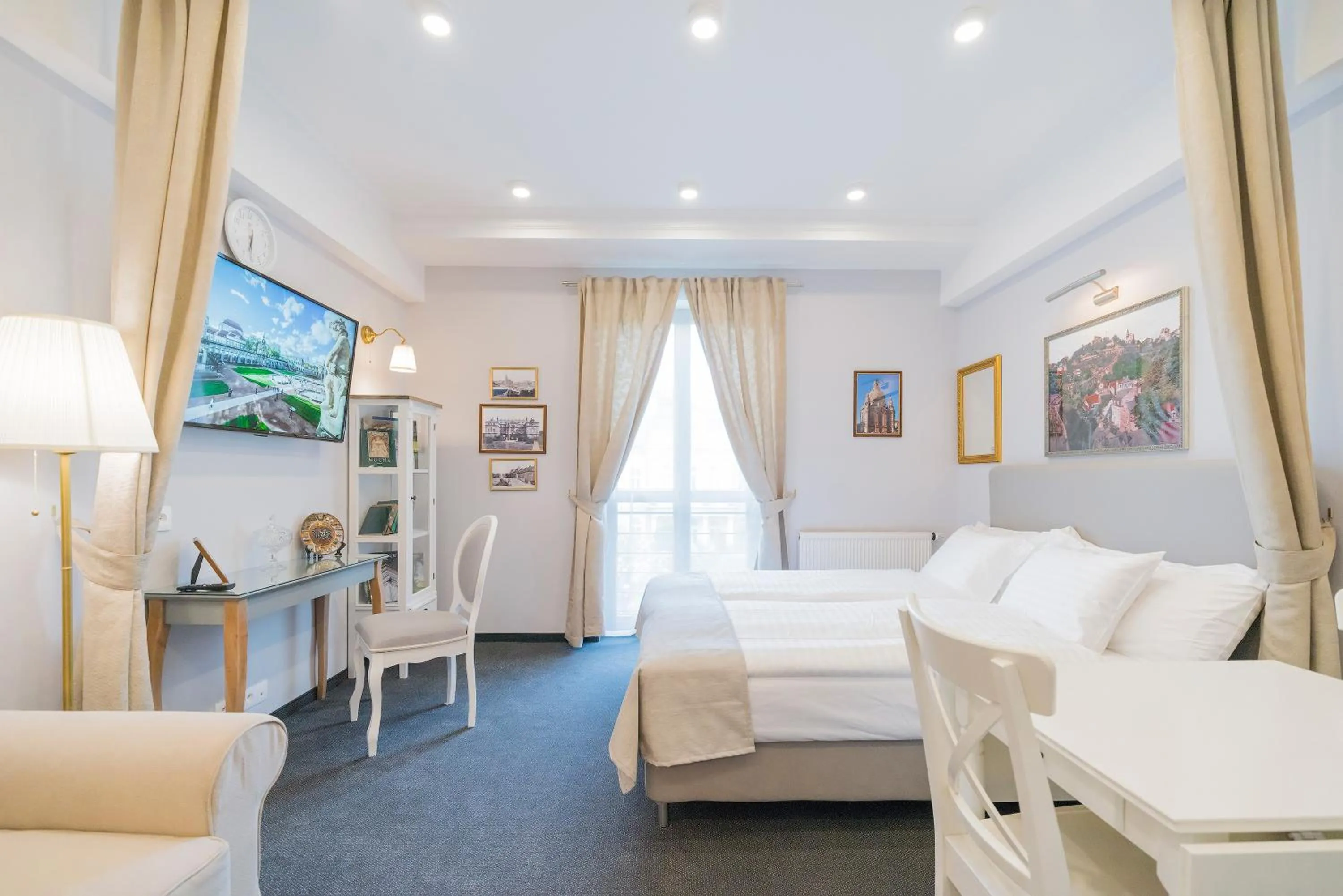 Photo of the whole room, Bed in Revelton Studios Františkovy Lázně