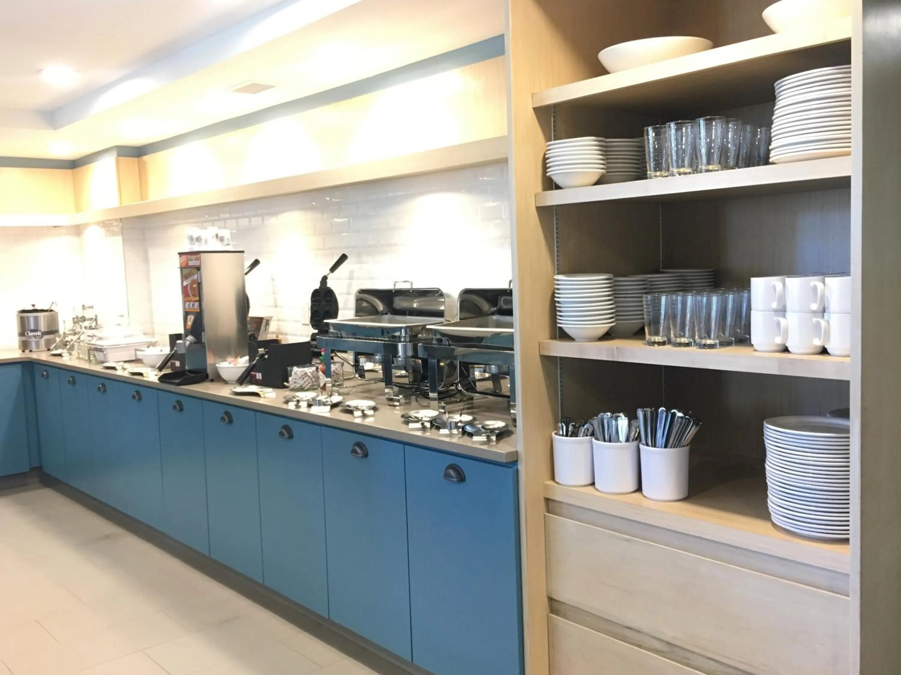 Food and drinks in Country Inn & Suites by Radisson Ocean City