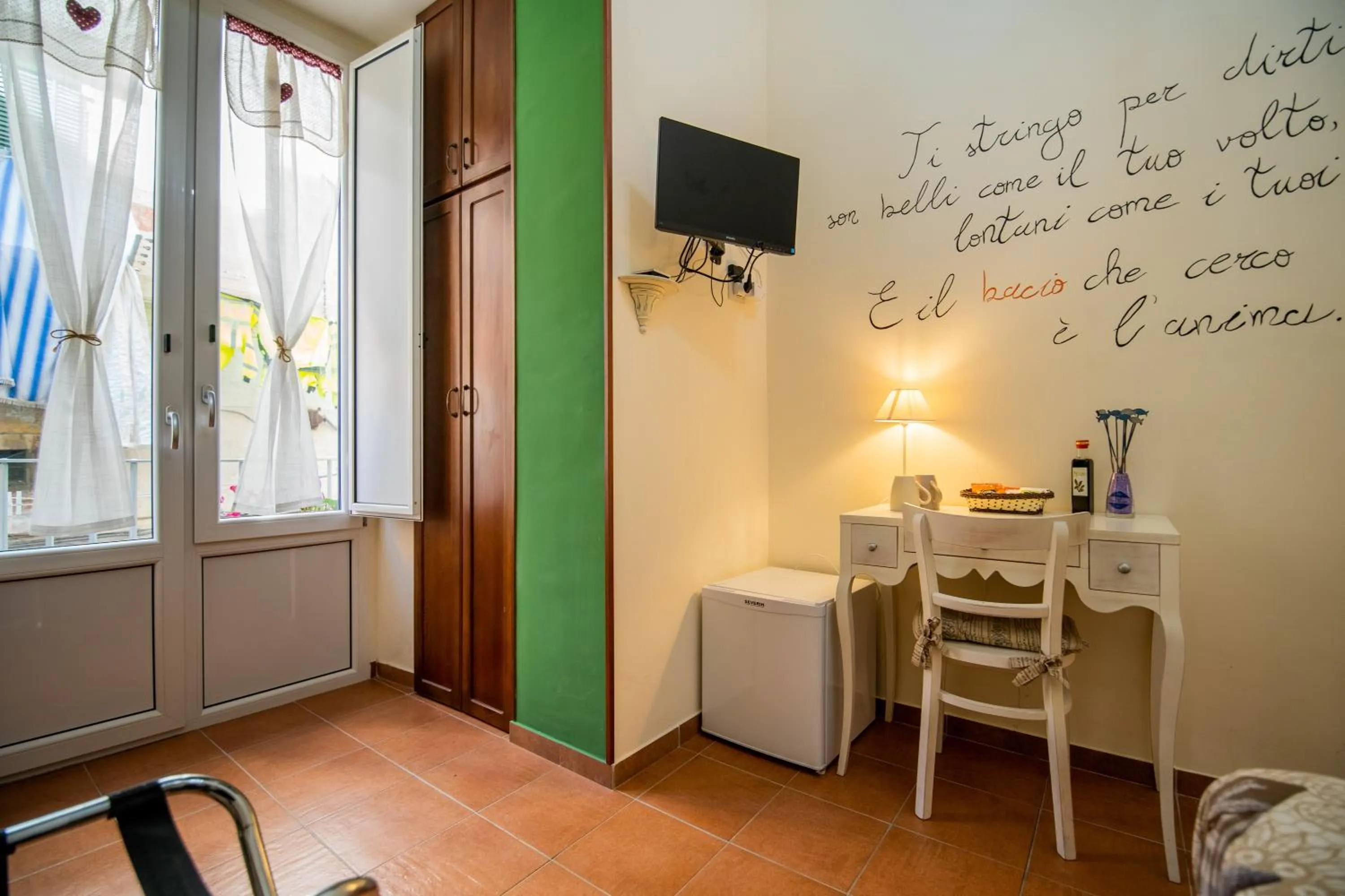 Photo of the whole room in Terre Dipinte