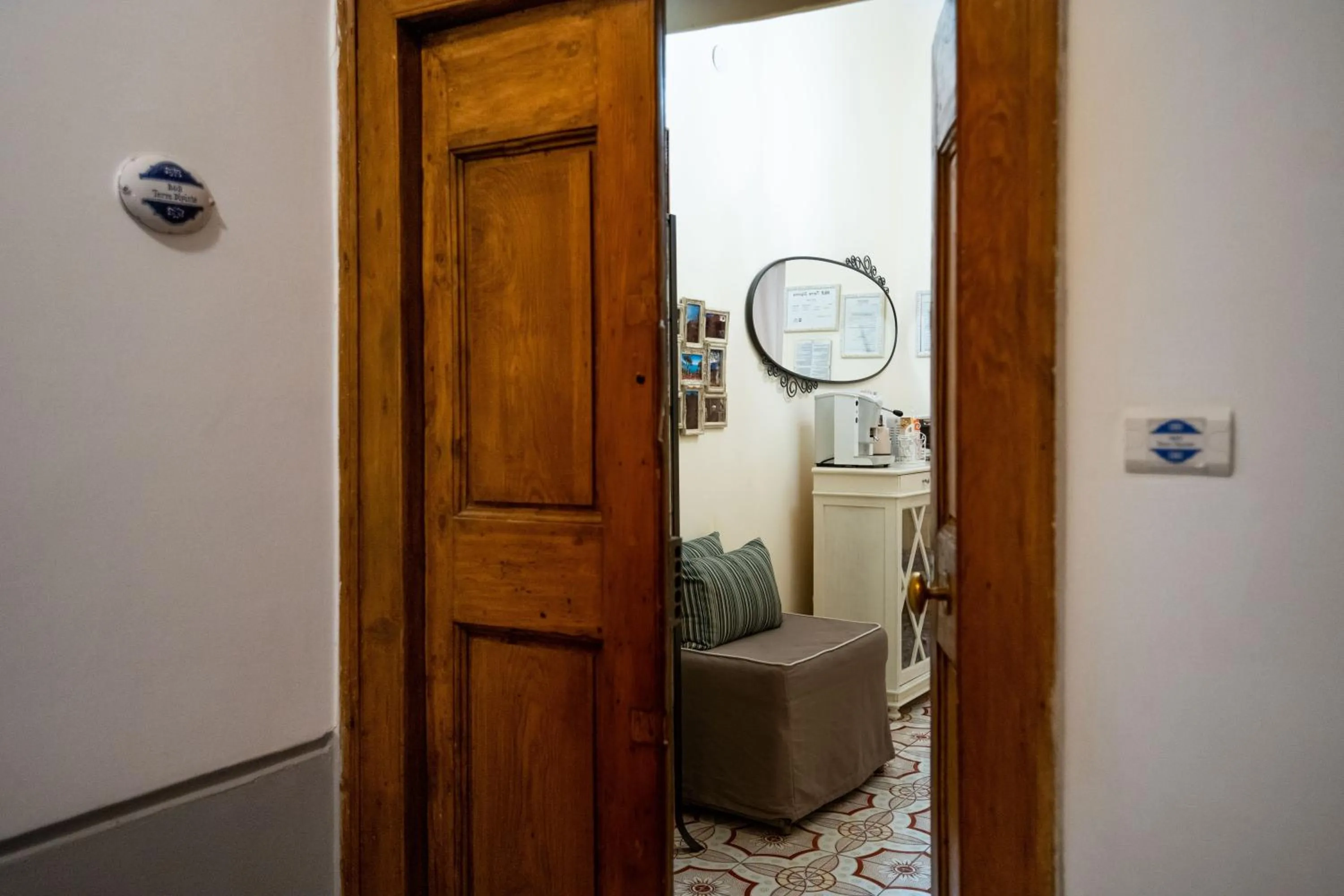 Facade/entrance in Terre Dipinte