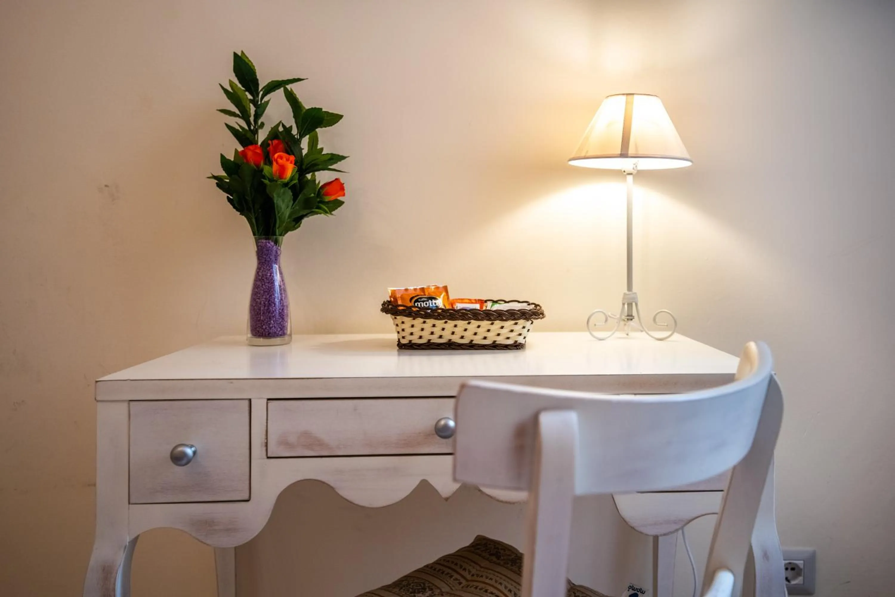 Photo of the whole room in Terre Dipinte