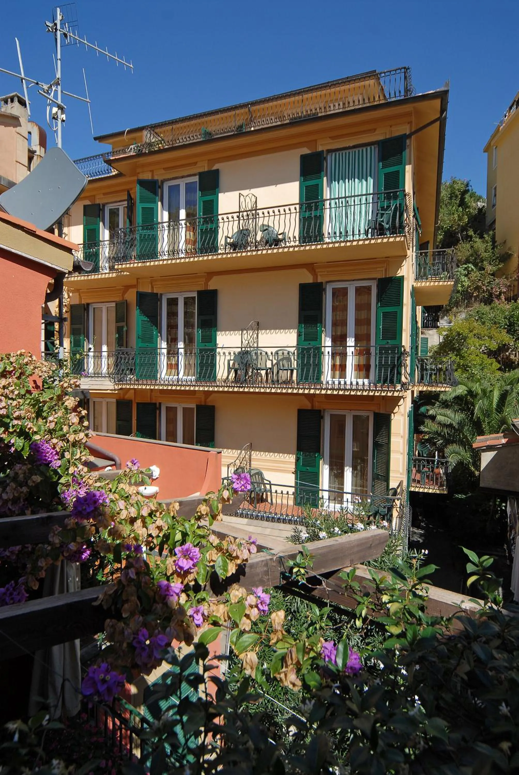 Property building in Albergo Degli Amici