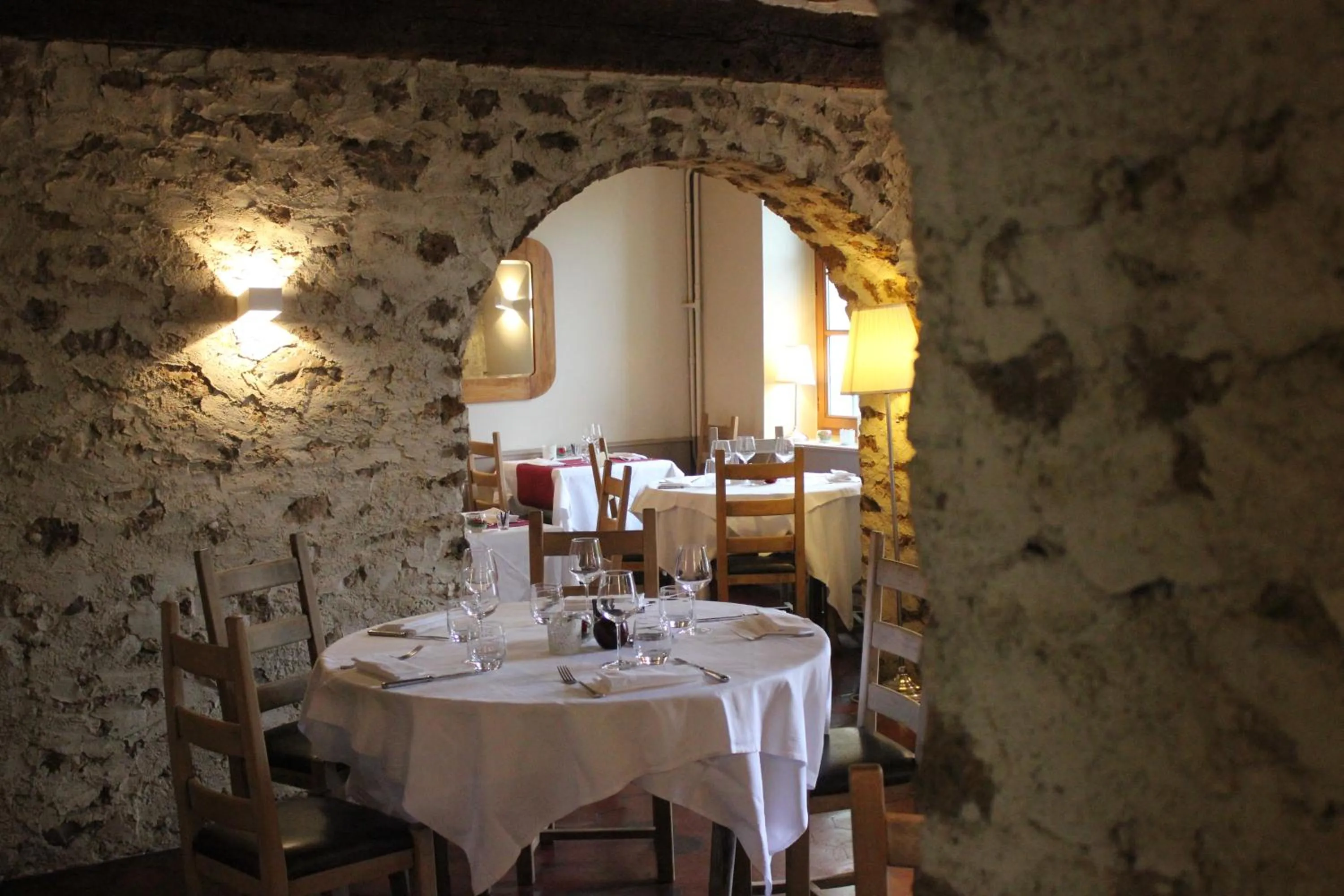 Restaurant/places to eat in Logis Hôtel - Le Manoir de Sauvegrain