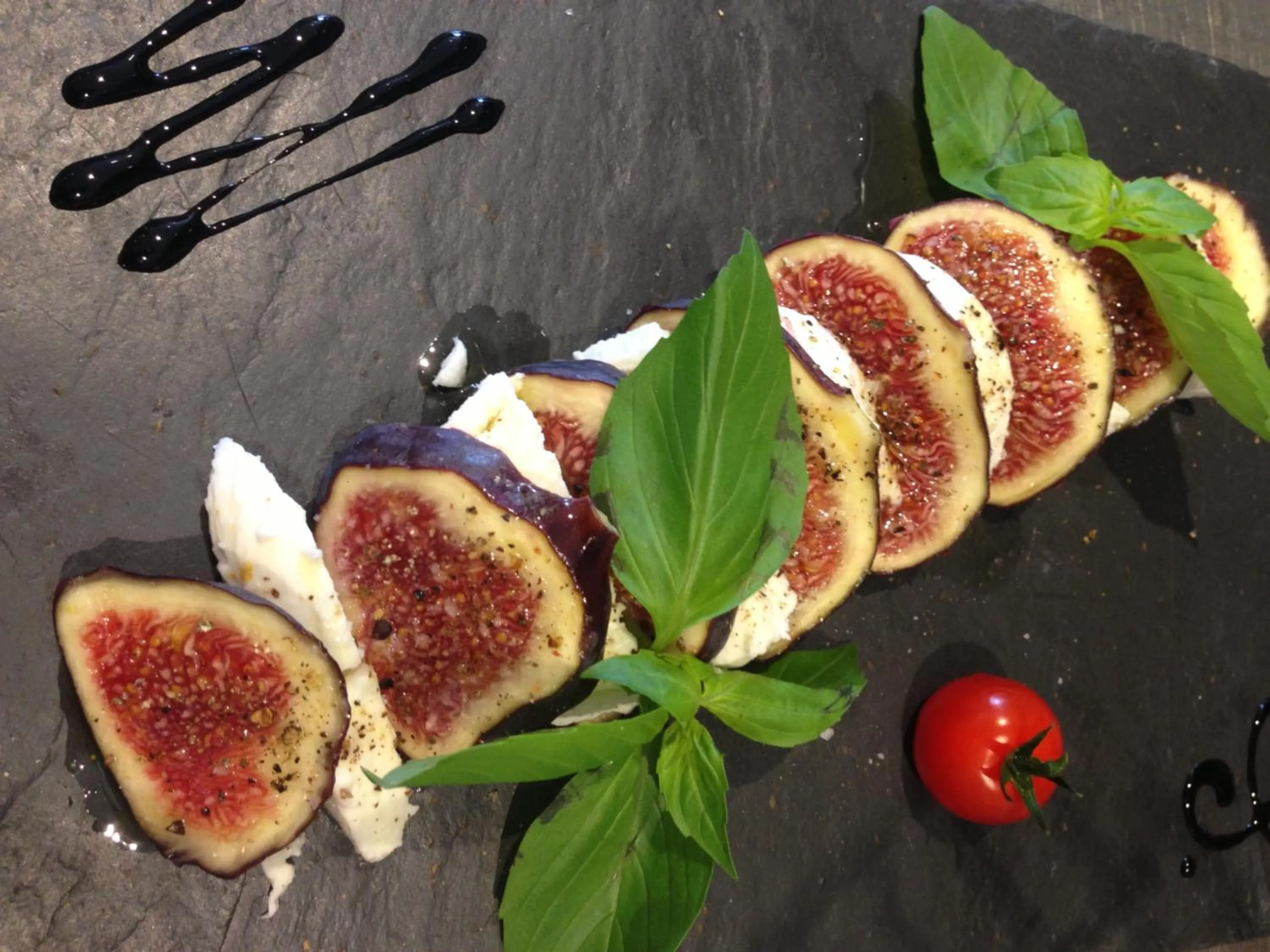 Food in Logis Hôtel - Le Manoir de Sauvegrain