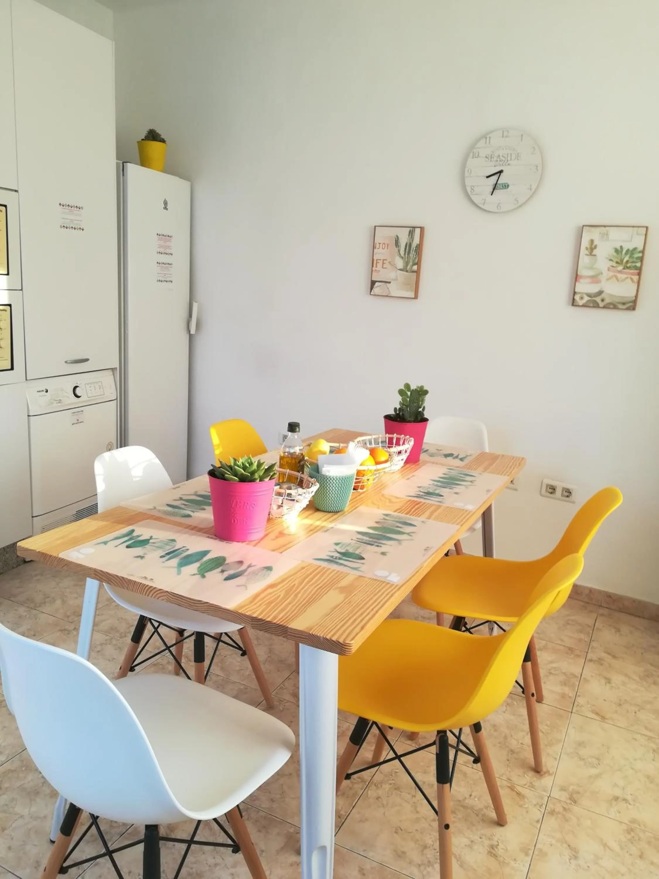 Communal kitchen in La Moraga de Poniente Malaga Hostel