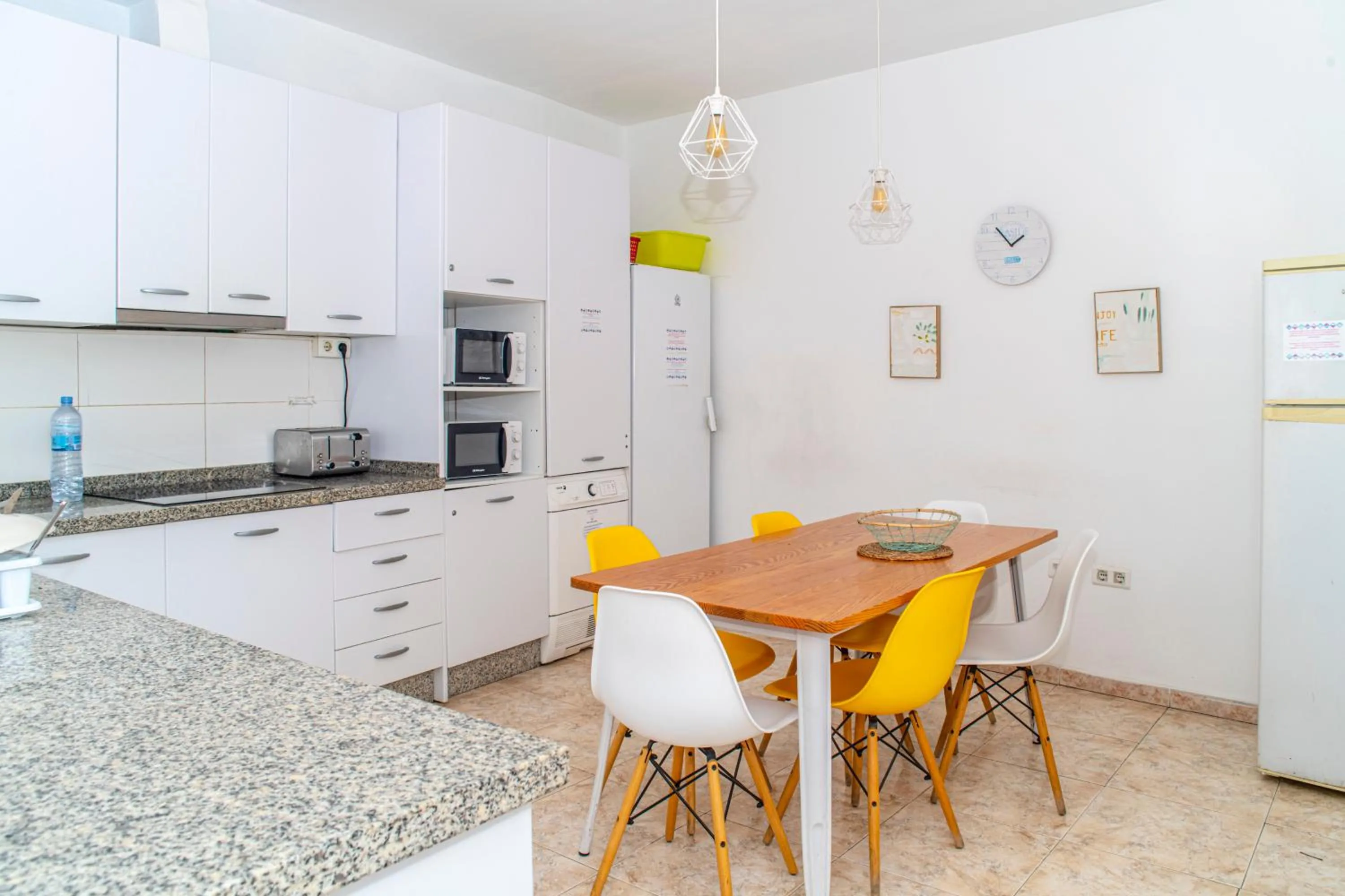 Communal kitchen in La Moraga de Poniente Malaga Hostel