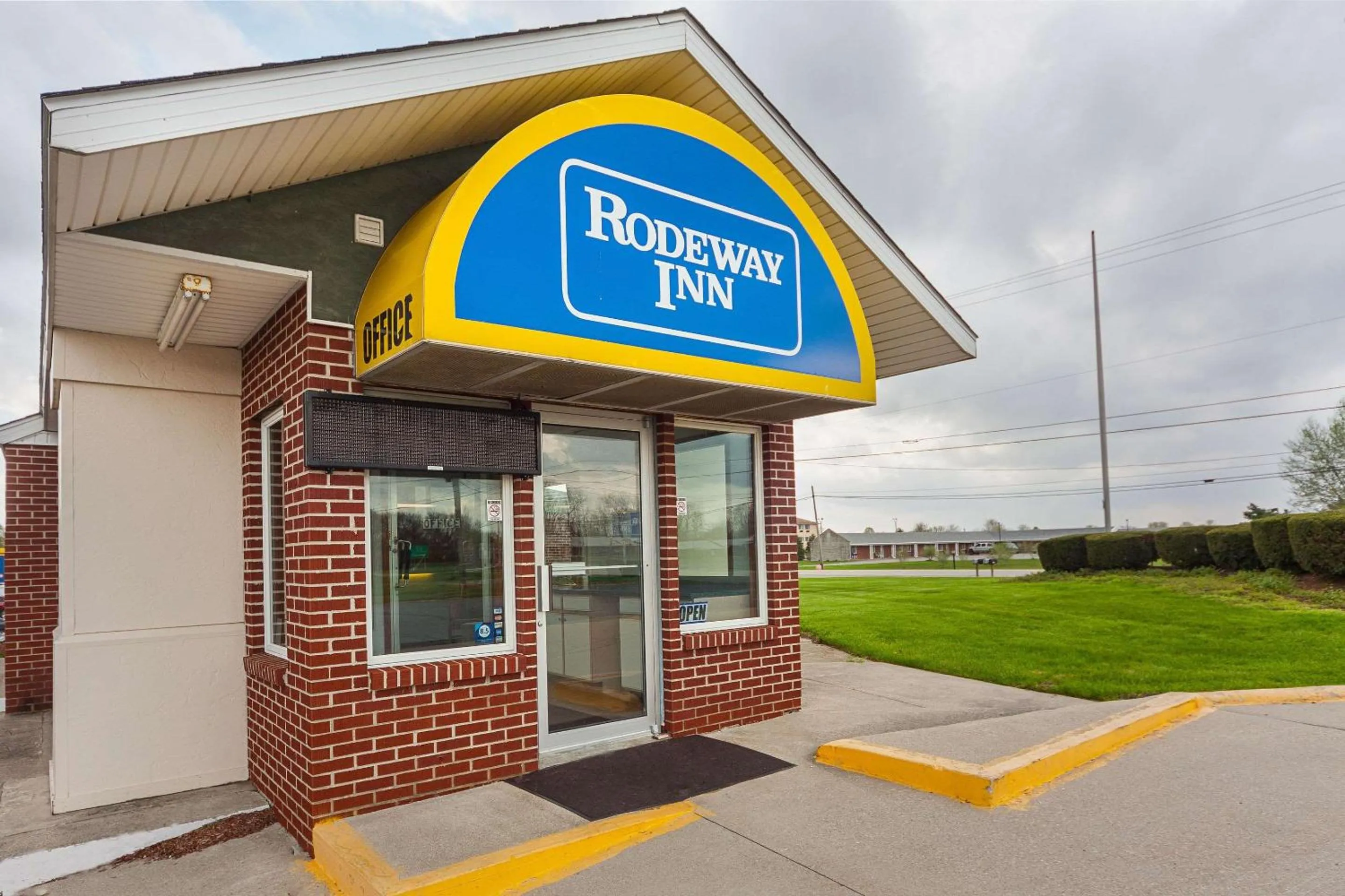 Property building in Rodeway Inn Wauseon