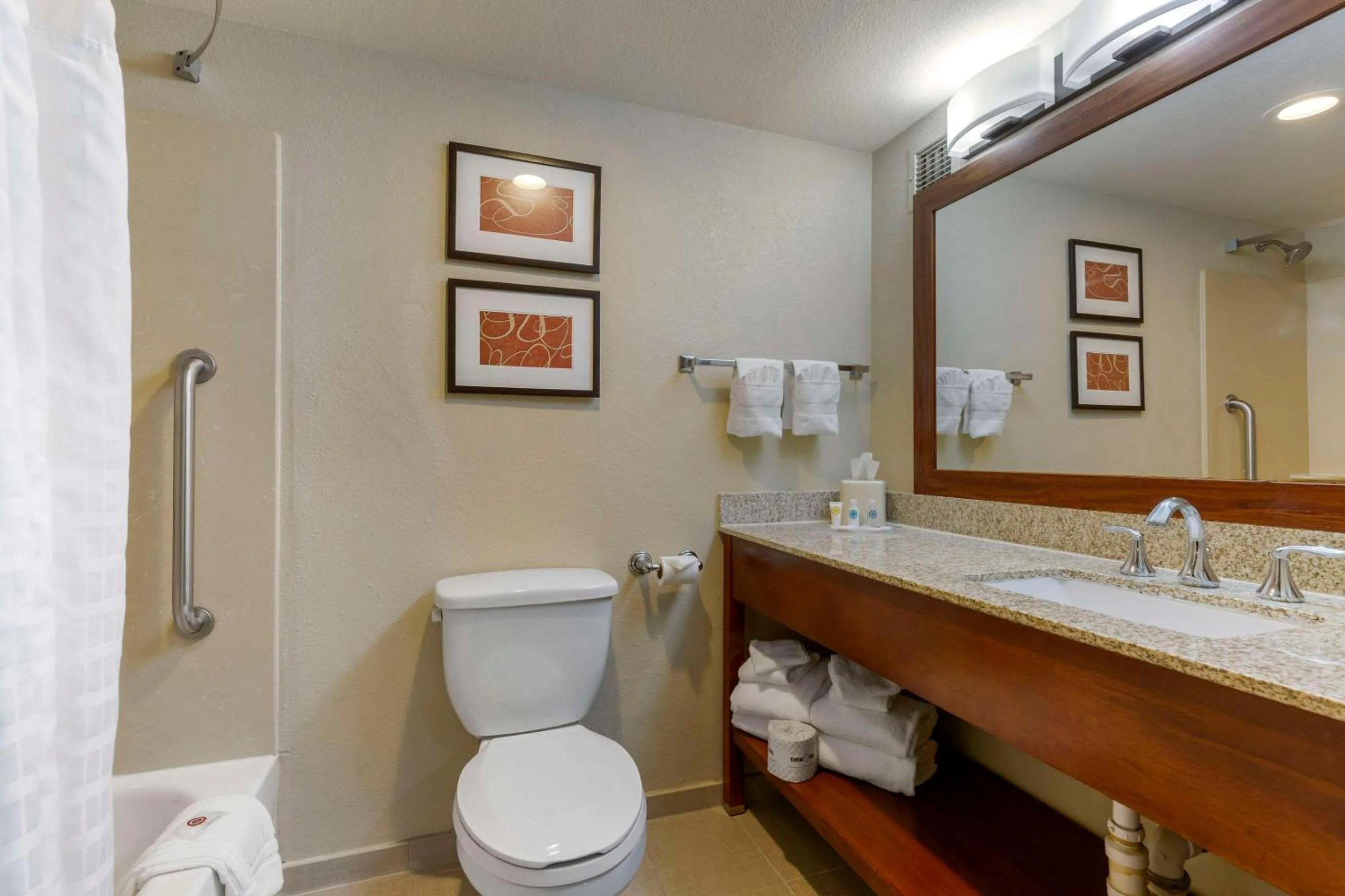 Bedroom in Comfort Suites Near Potomac Mills