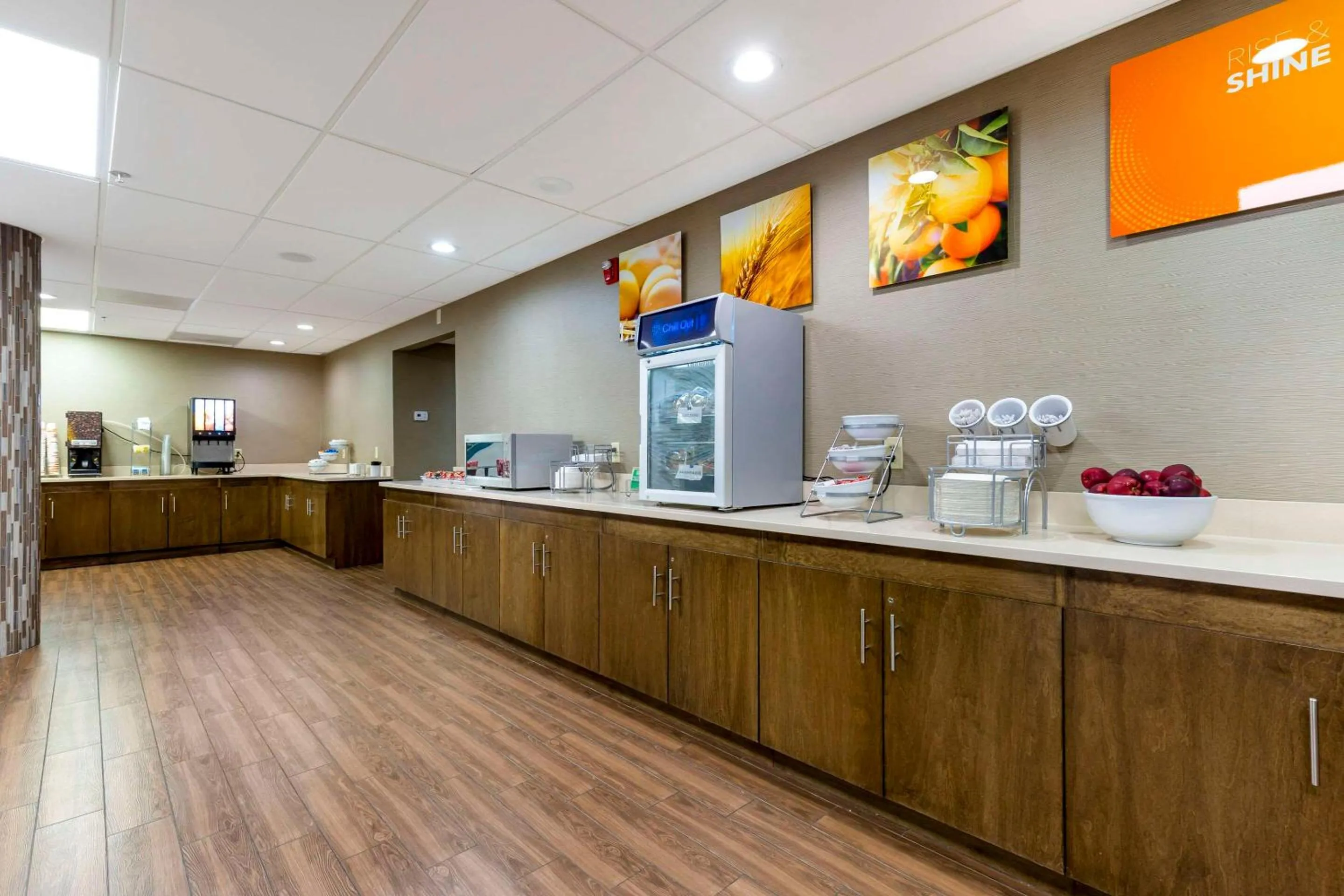 Breakfast in Comfort Suites Near Potomac Mills