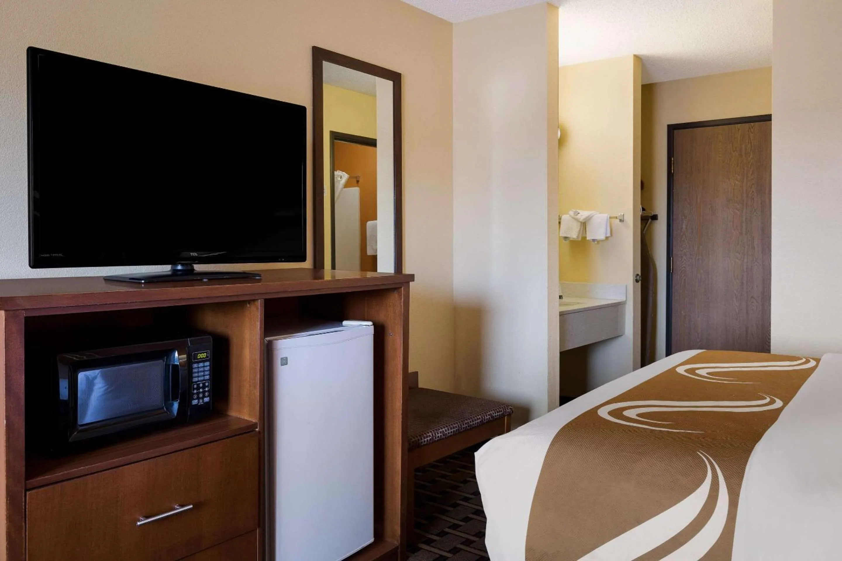 Bedroom, Bed in Quality Inn Ashland East