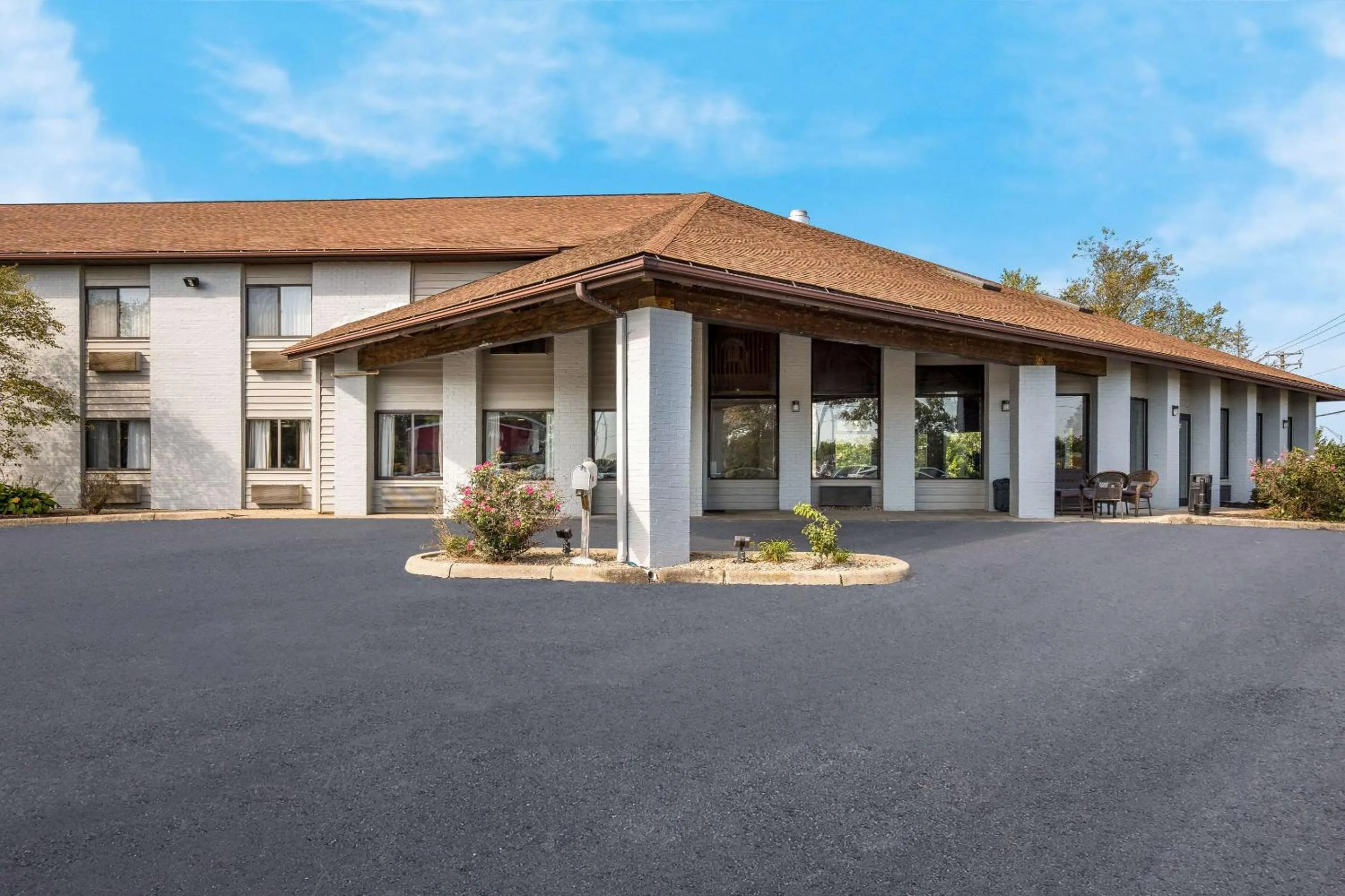 Property building in Quality Inn Ashland East