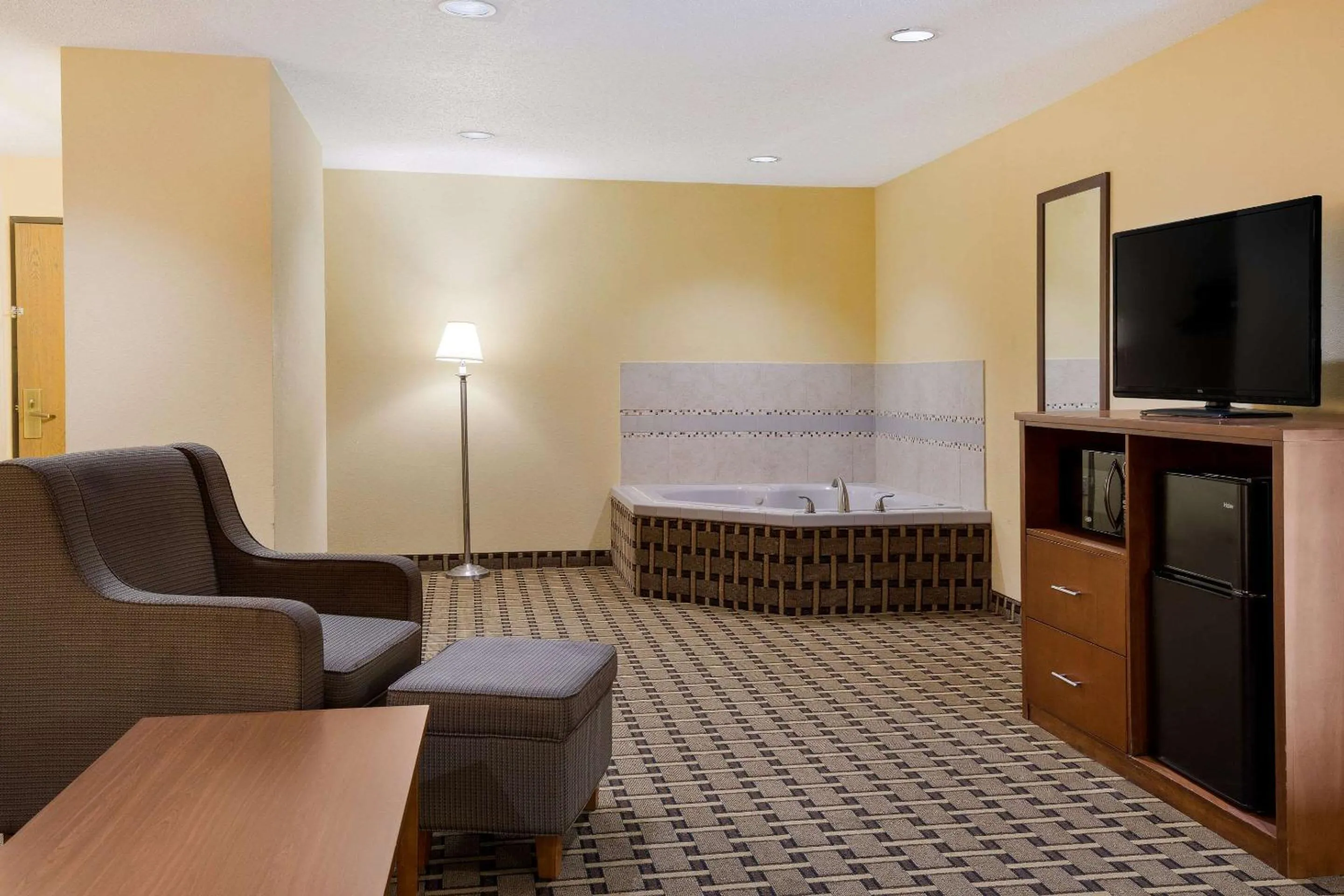 Bedroom in Quality Inn Ashland East