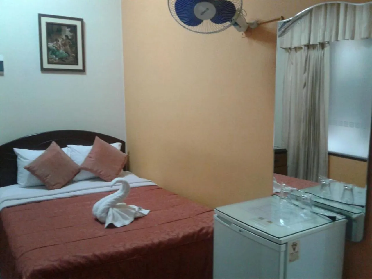 Bed in Hotel Plaza Bolognesi 344