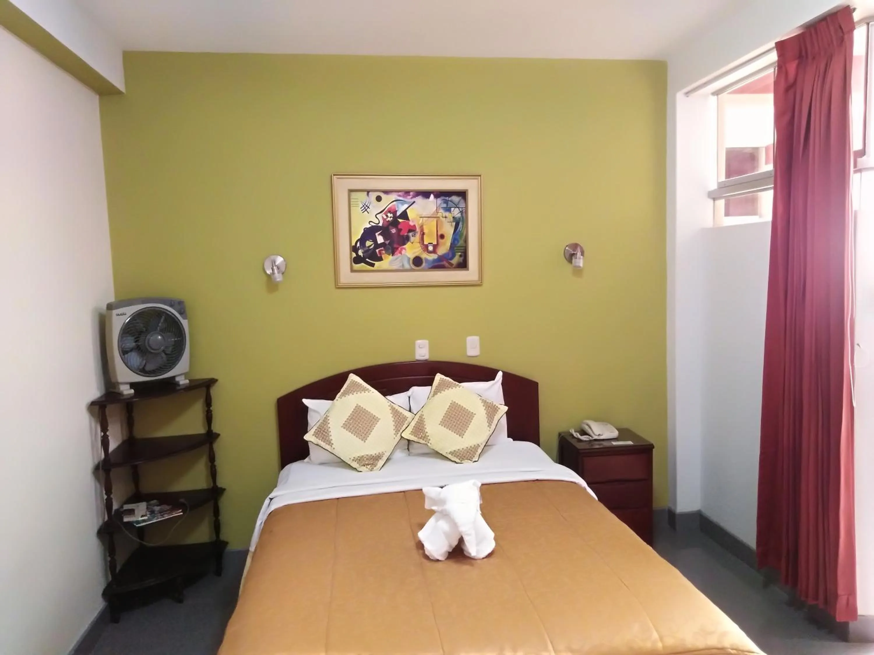 Bed in Hotel Plaza Bolognesi 344