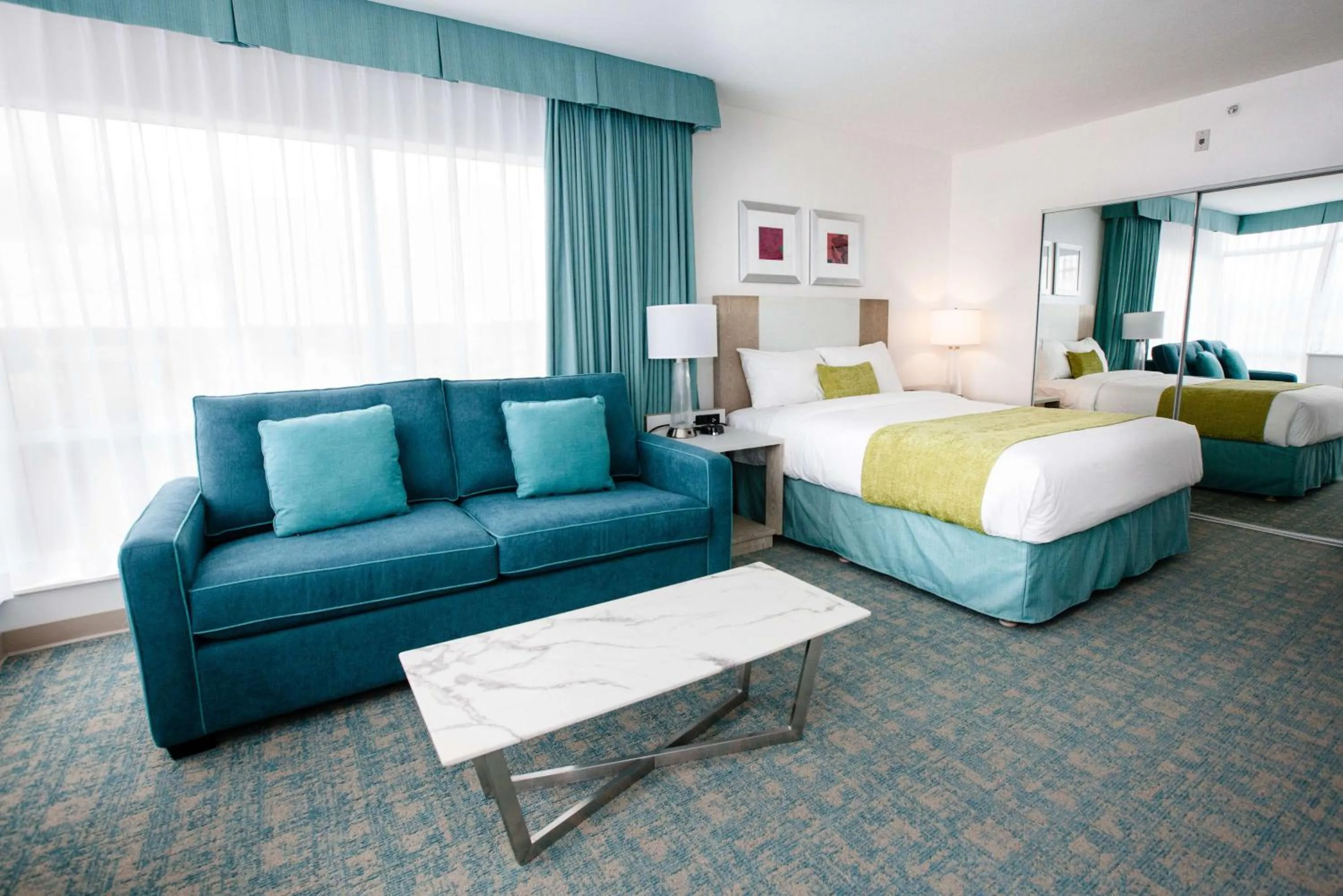 Bedroom, Bed in Coast Hotel & Convention Centre