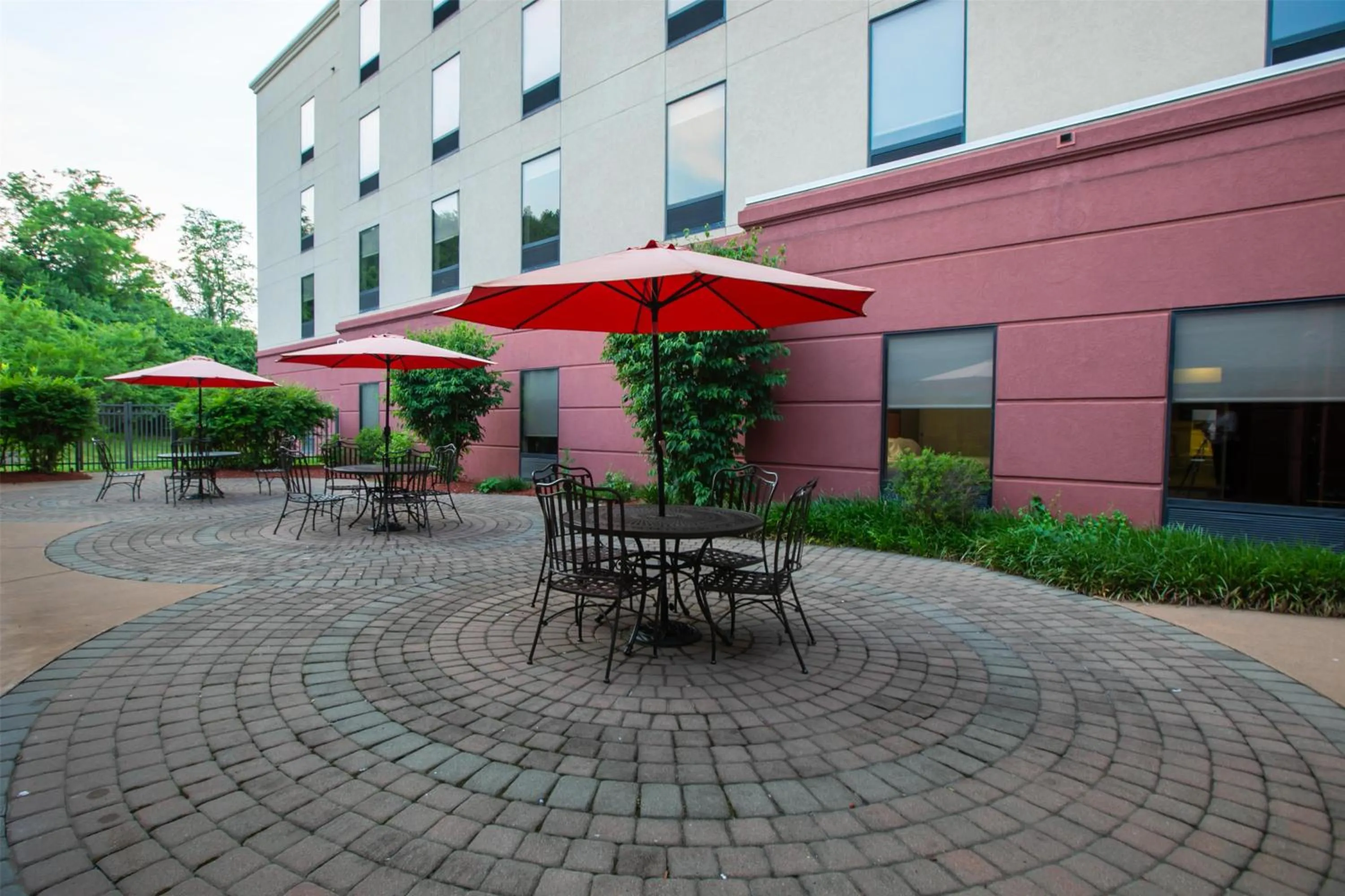 Inner courtyard view in Hampton Inn & Suites Wilder