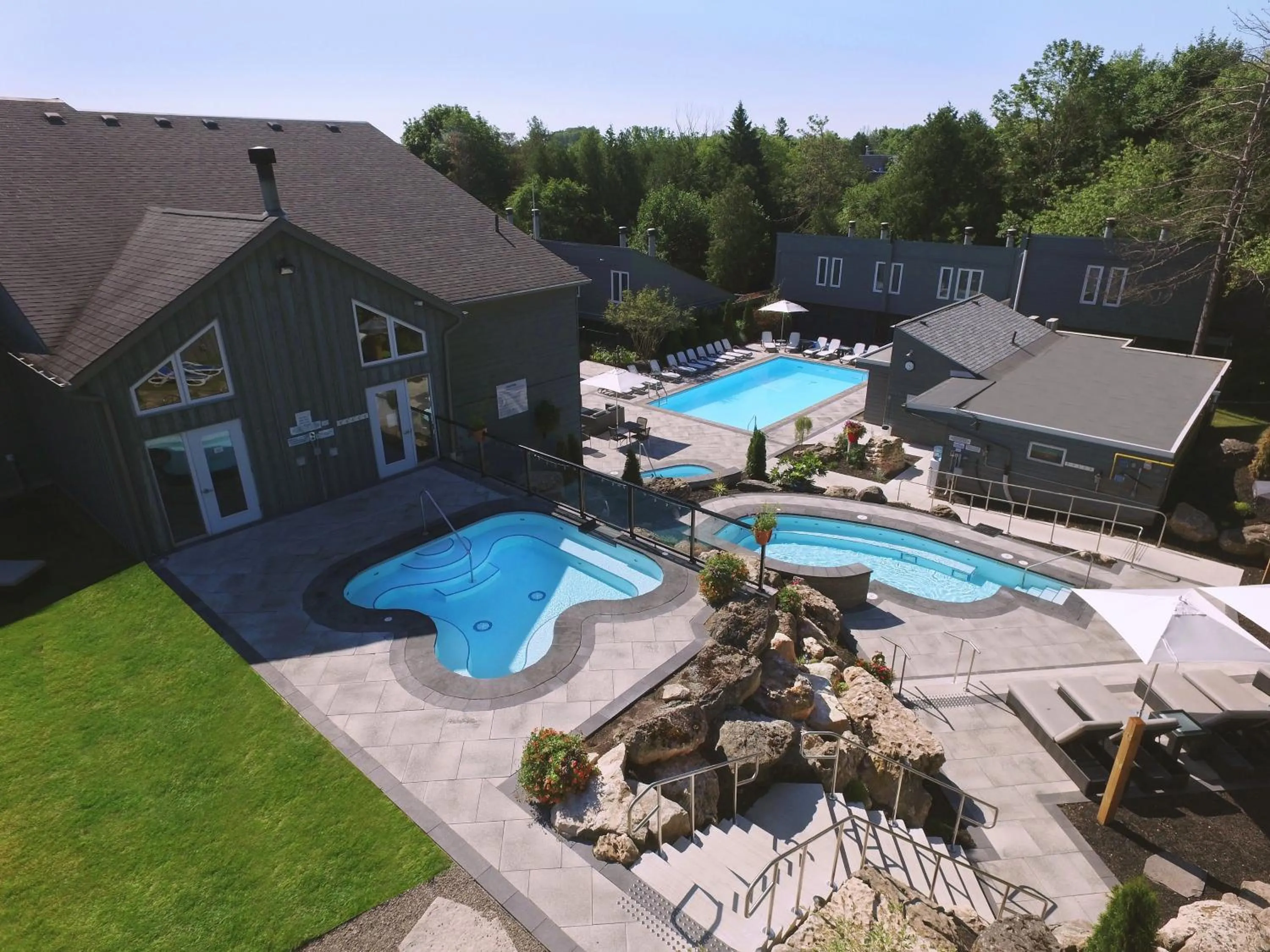 Hot Spring Bath in Millcroft Inn & Spa