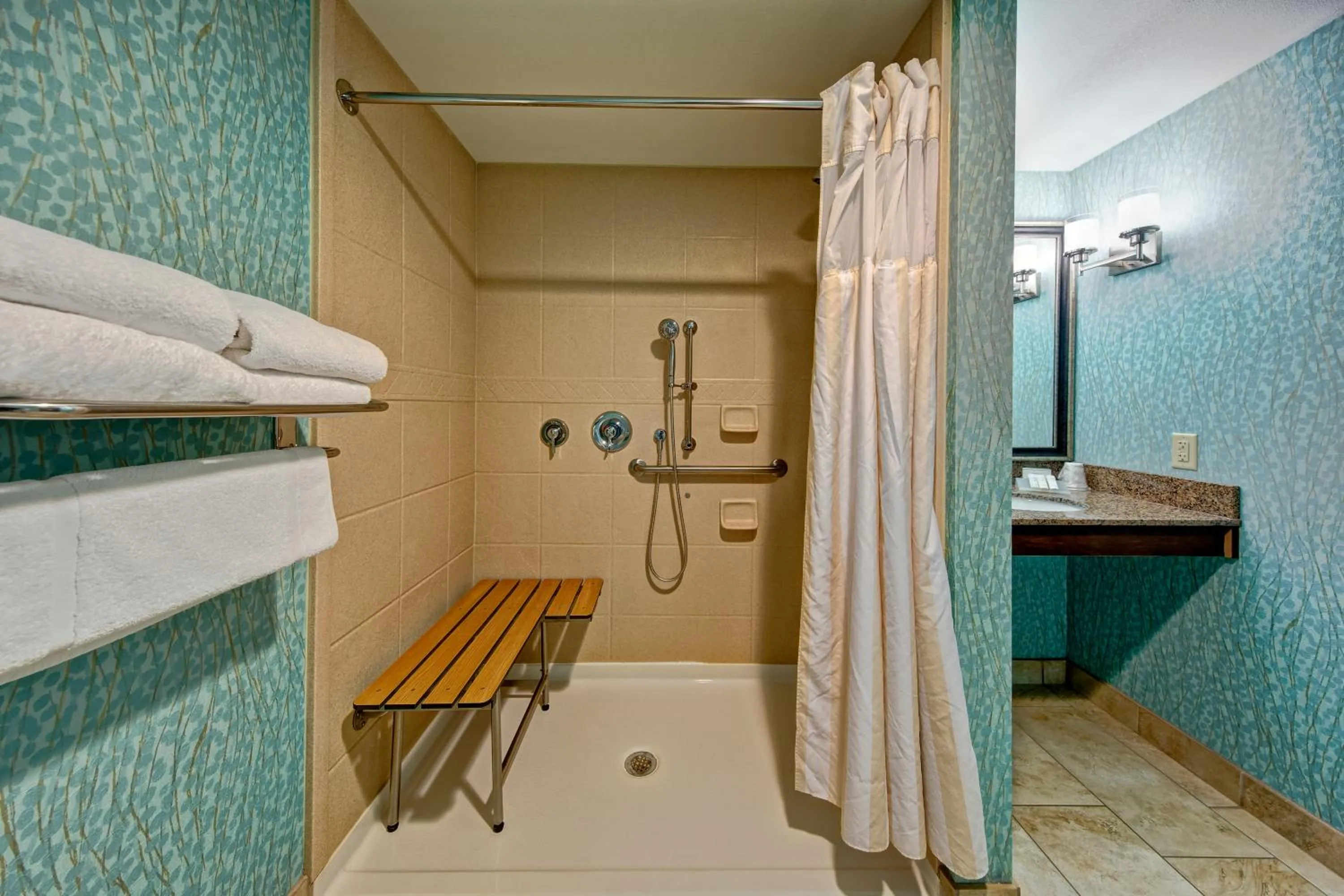 Bathroom, Bed in Hilton Garden Inn Midtown Tulsa