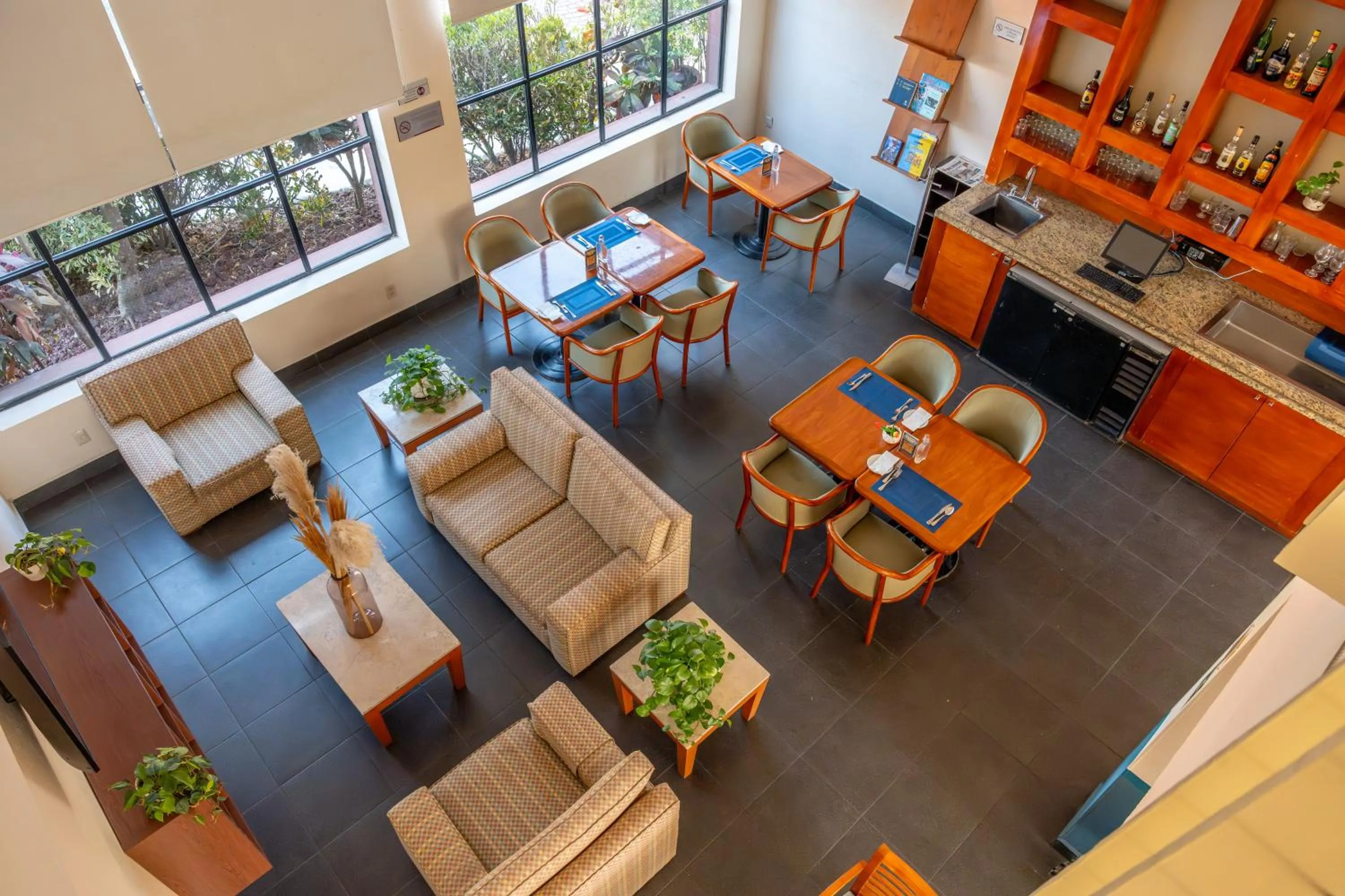 Restaurant/places to eat in Fiesta Inn Poza Rica