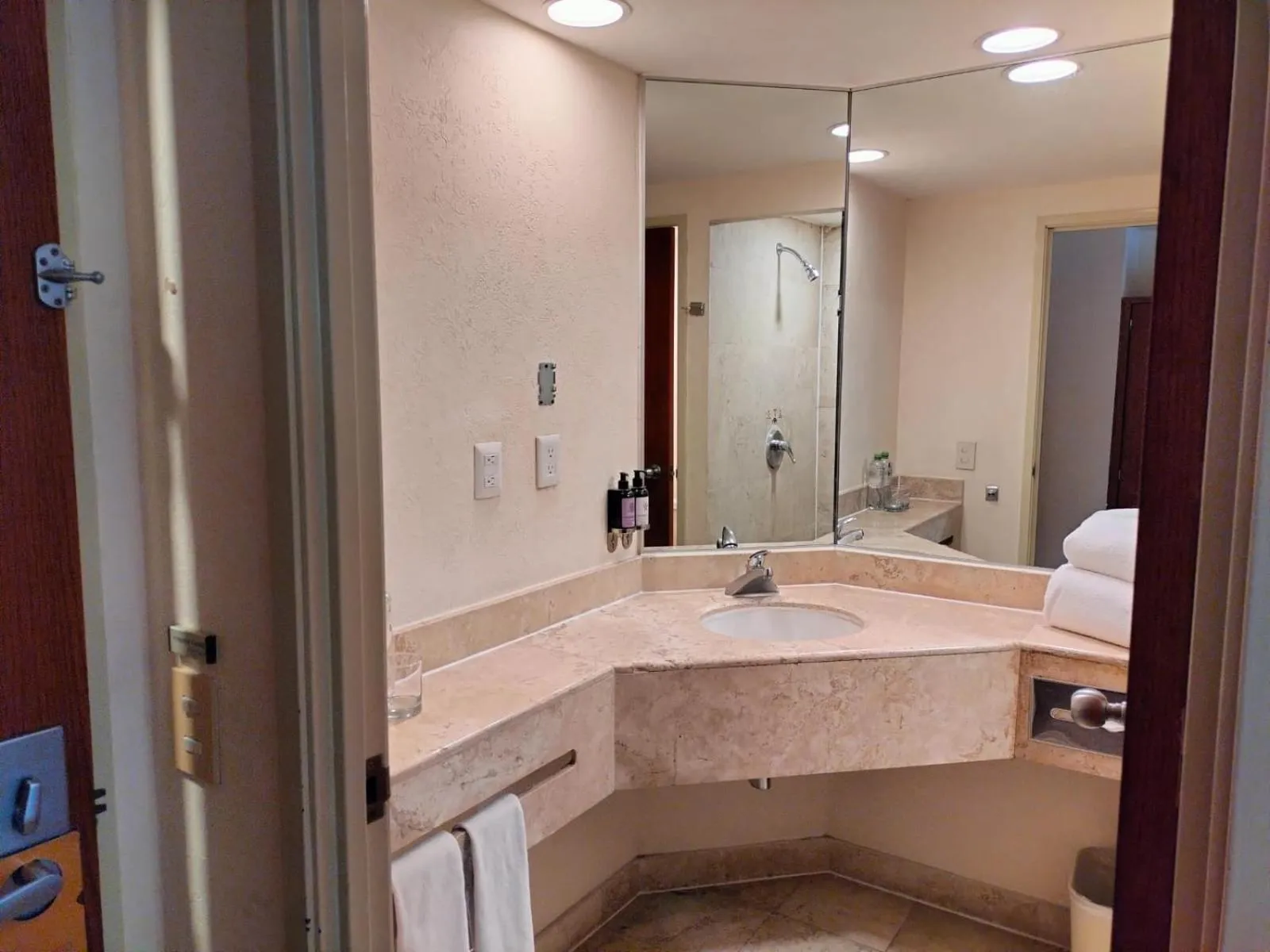 Bathroom in Fiesta Inn Poza Rica