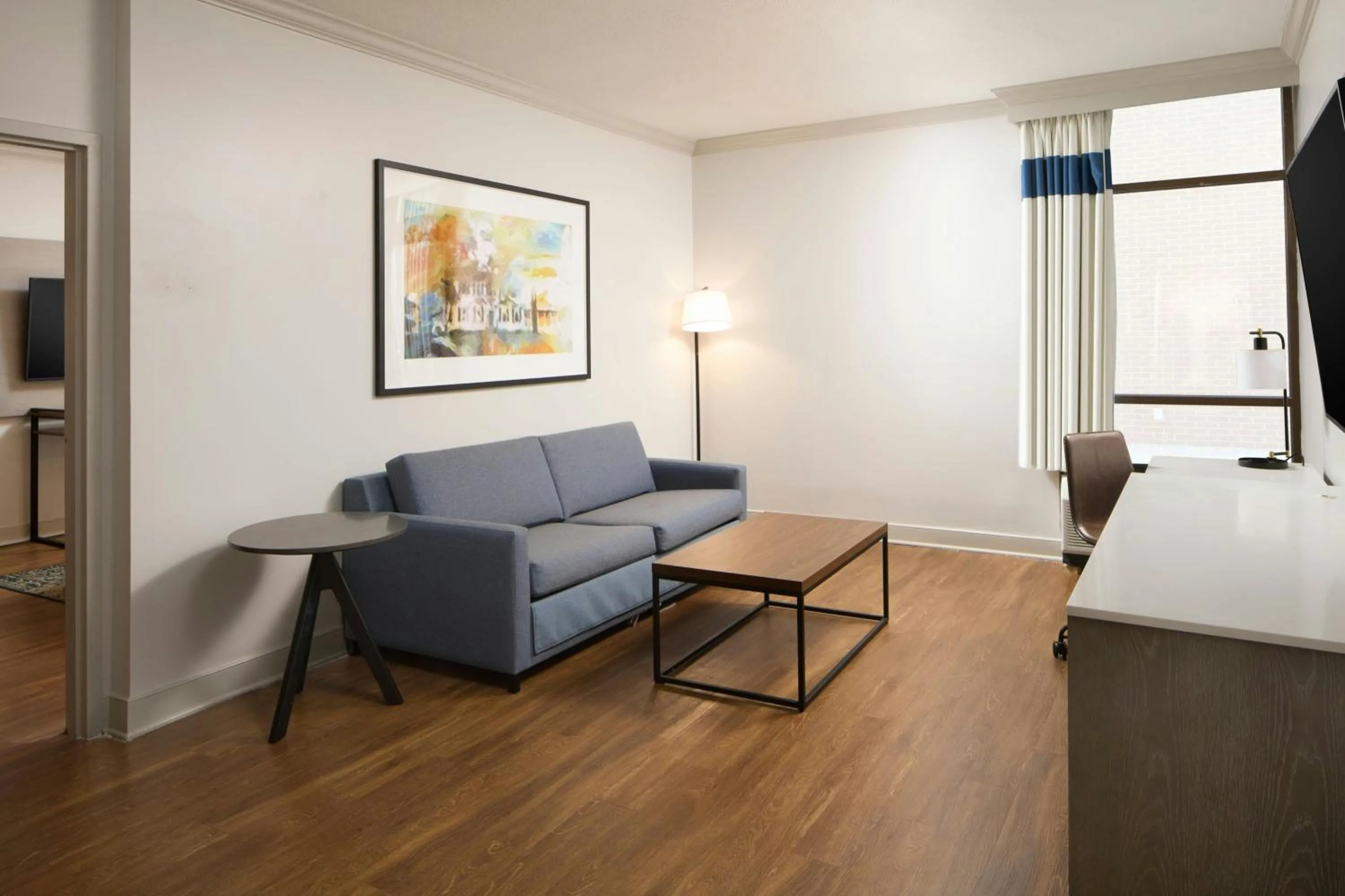 Photo of the whole room, Bed in Four Points by Sheraton Richmond Airport