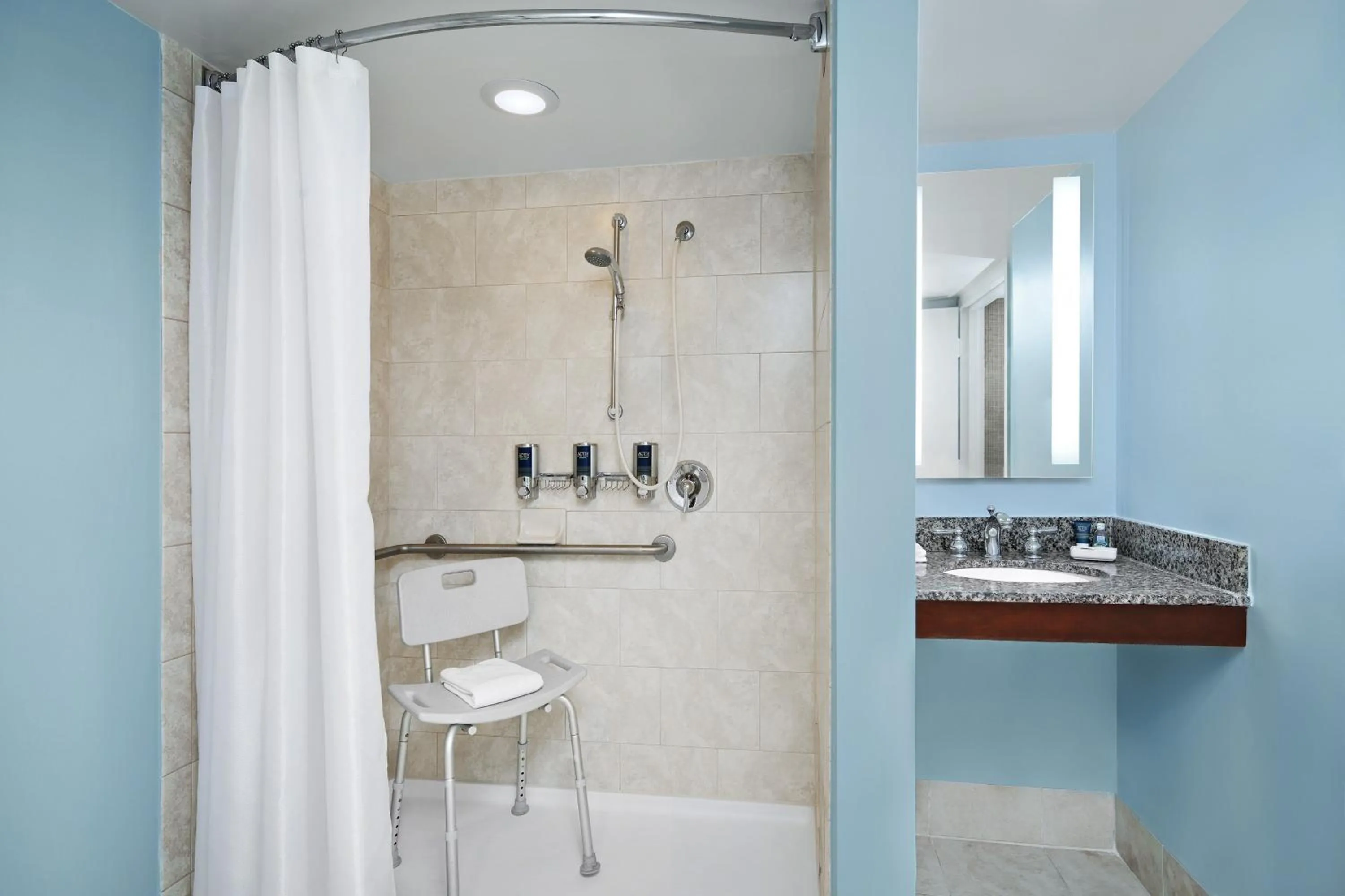 Bathroom in Four Points by Sheraton Richmond Airport