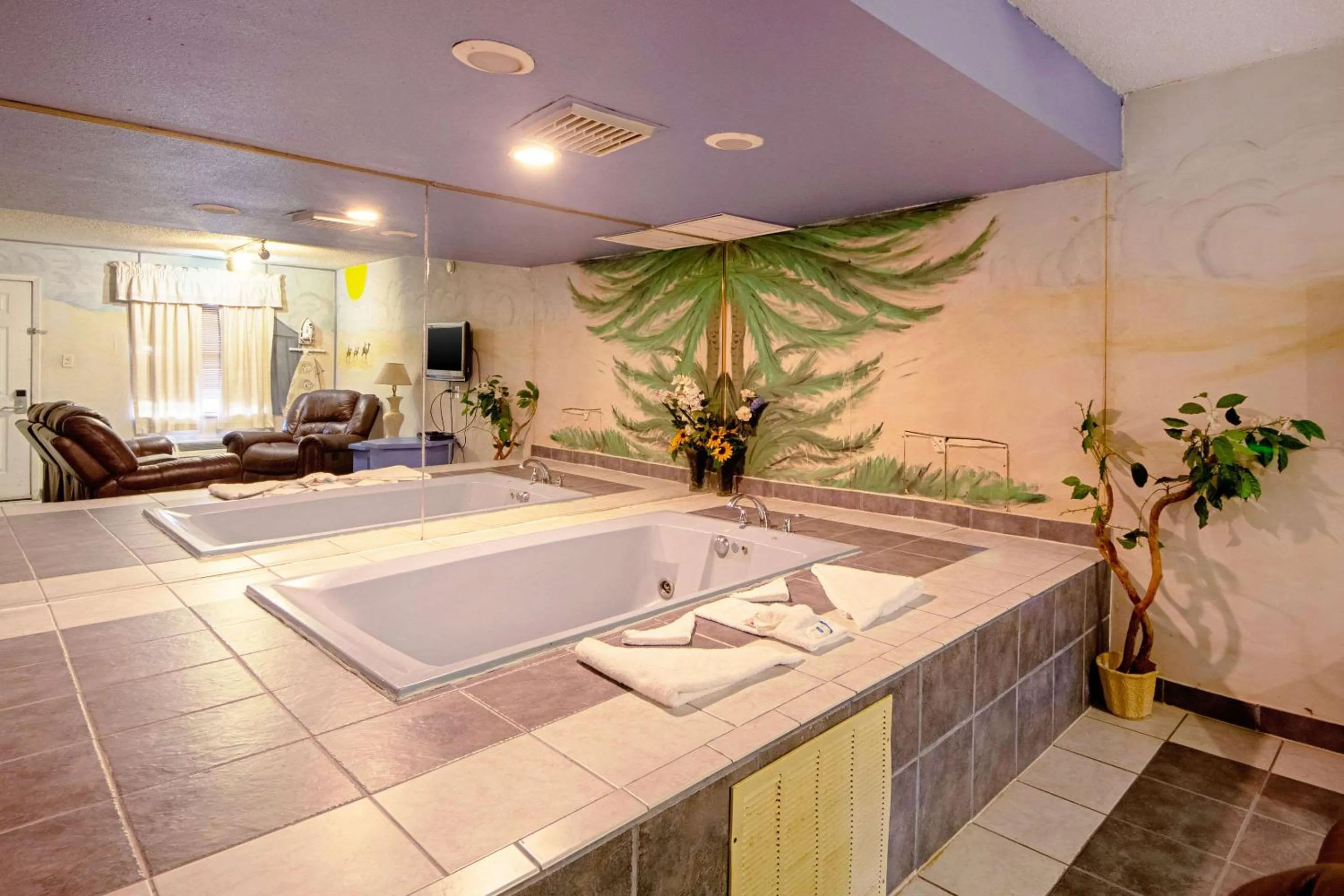 Photo of the whole room in Economy Inn & Suites