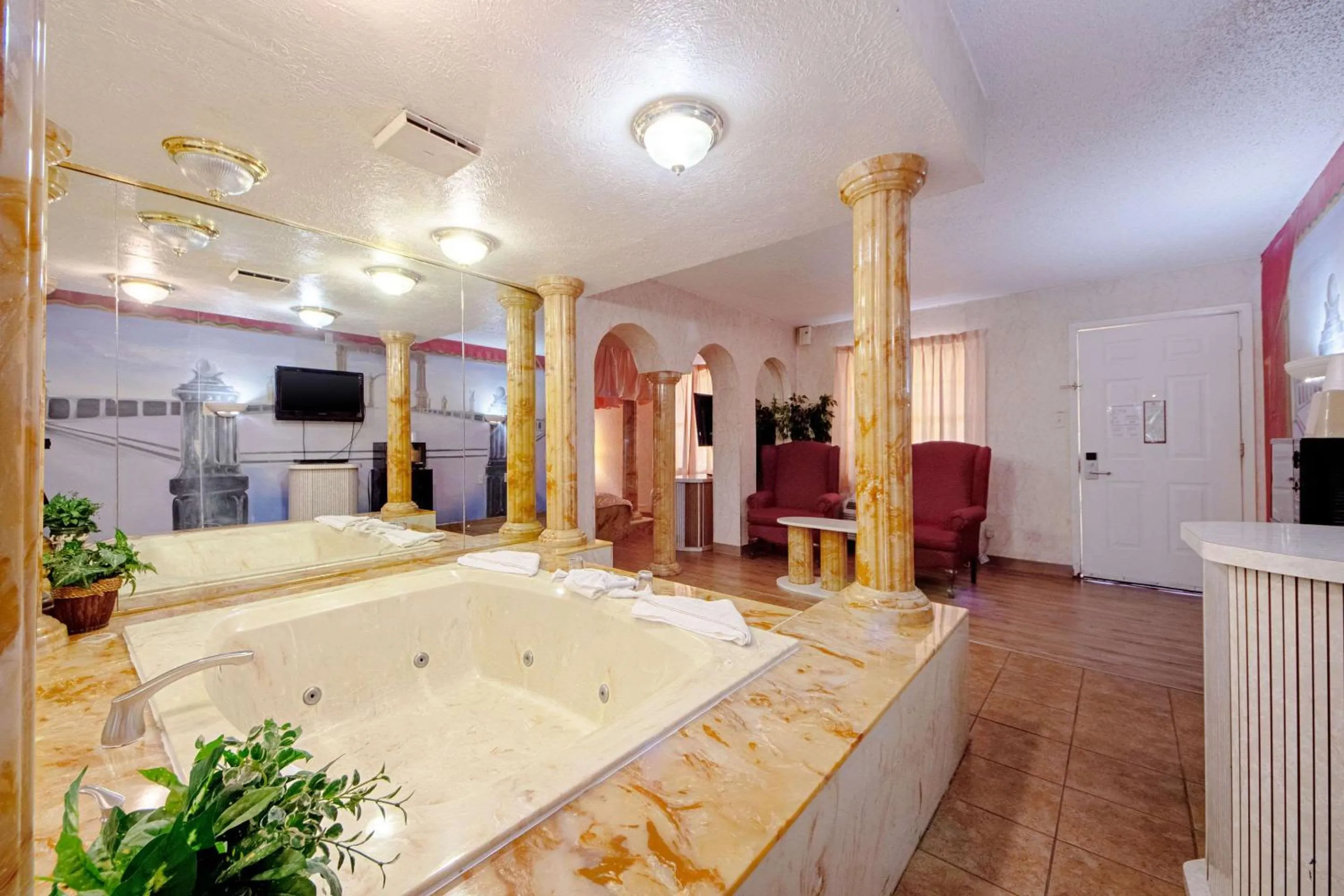 Photo of the whole room in Economy Inn & Suites