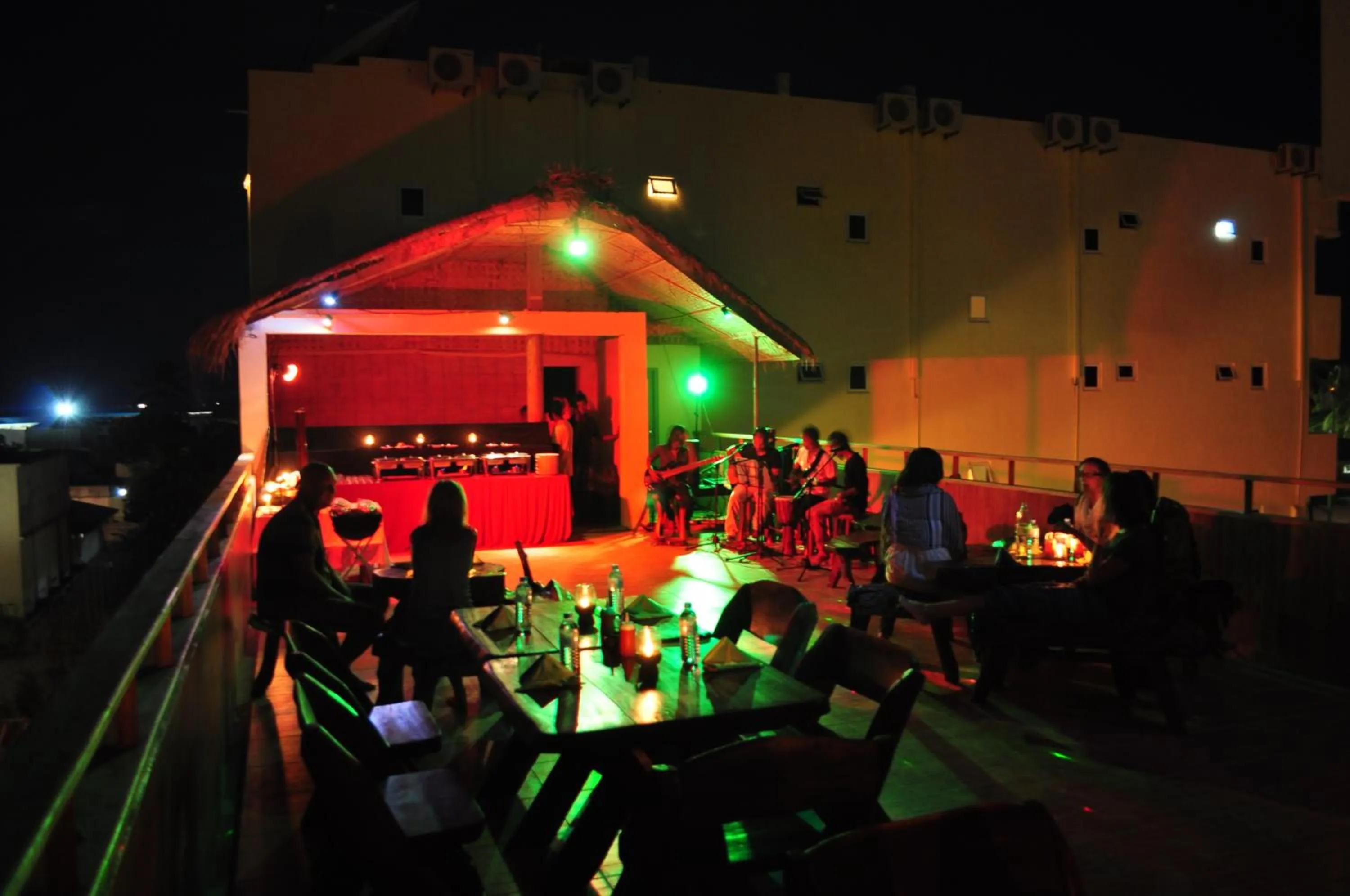 Restaurant/places to eat in Summer Villa Guest House