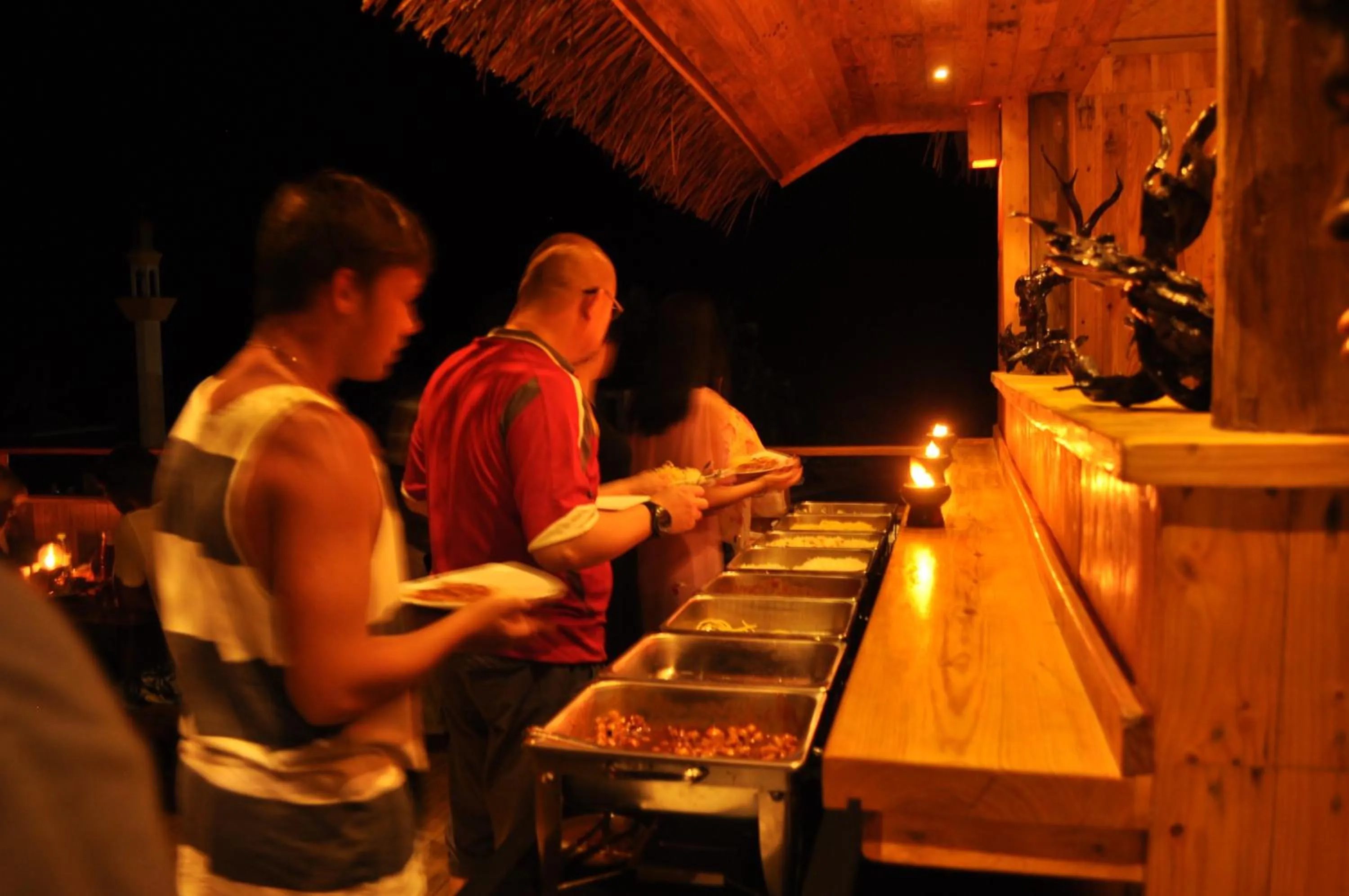 Restaurant/places to eat in Summer Villa Guest House