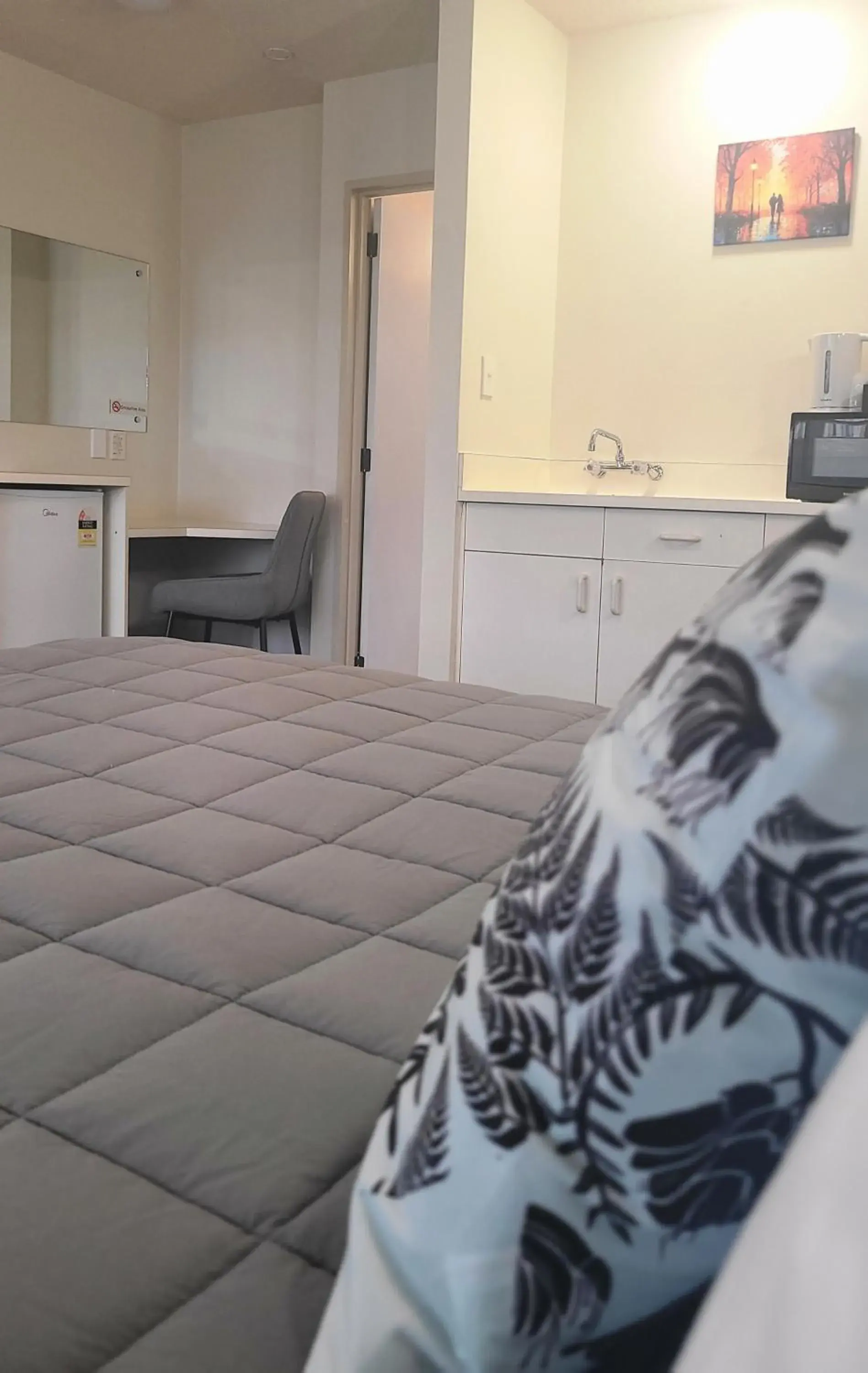 Studio in BK's Fountain Court Motel Studio in BK's Fountain Court Motel