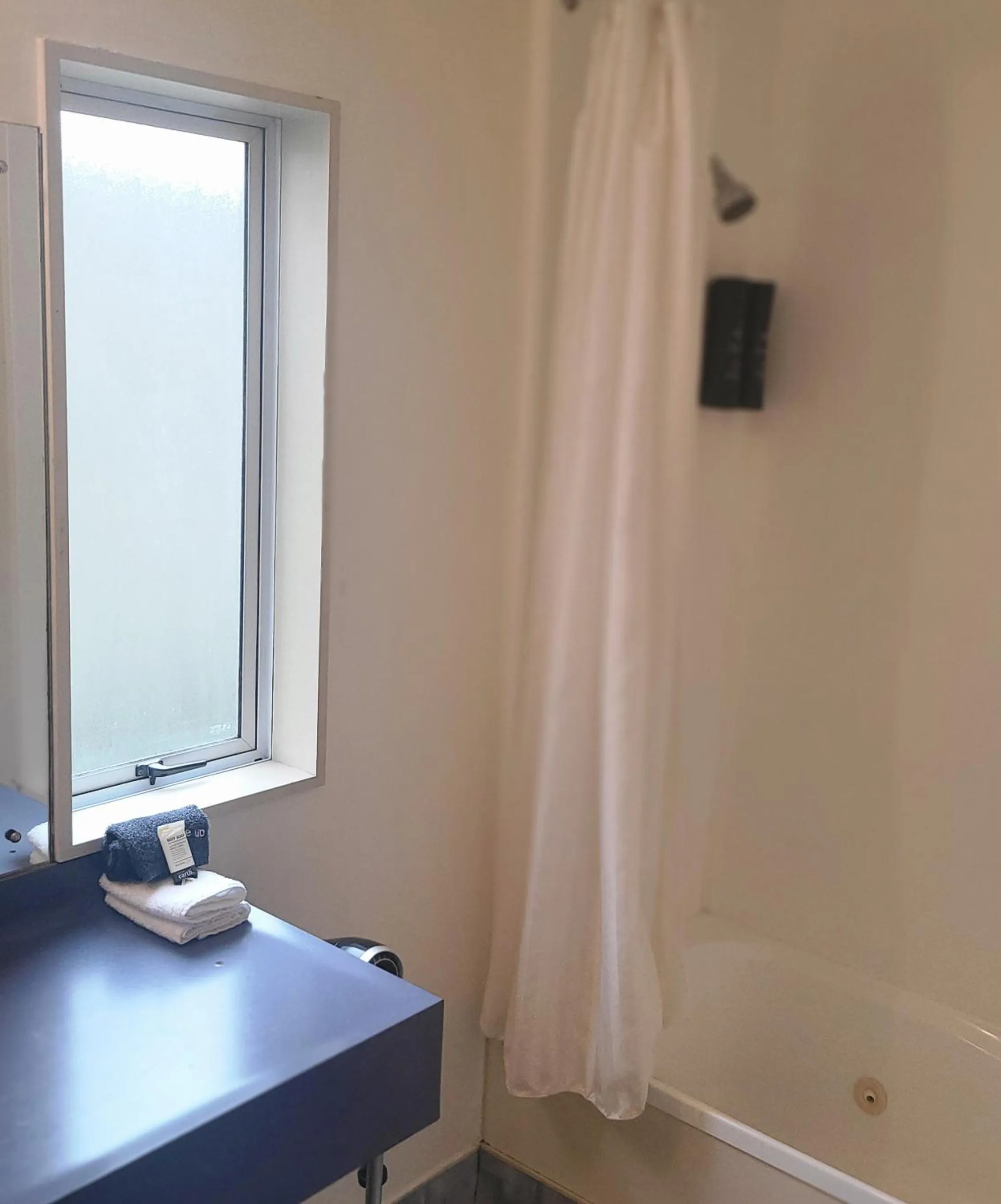 Bathroom in BK's Fountain Court Motel