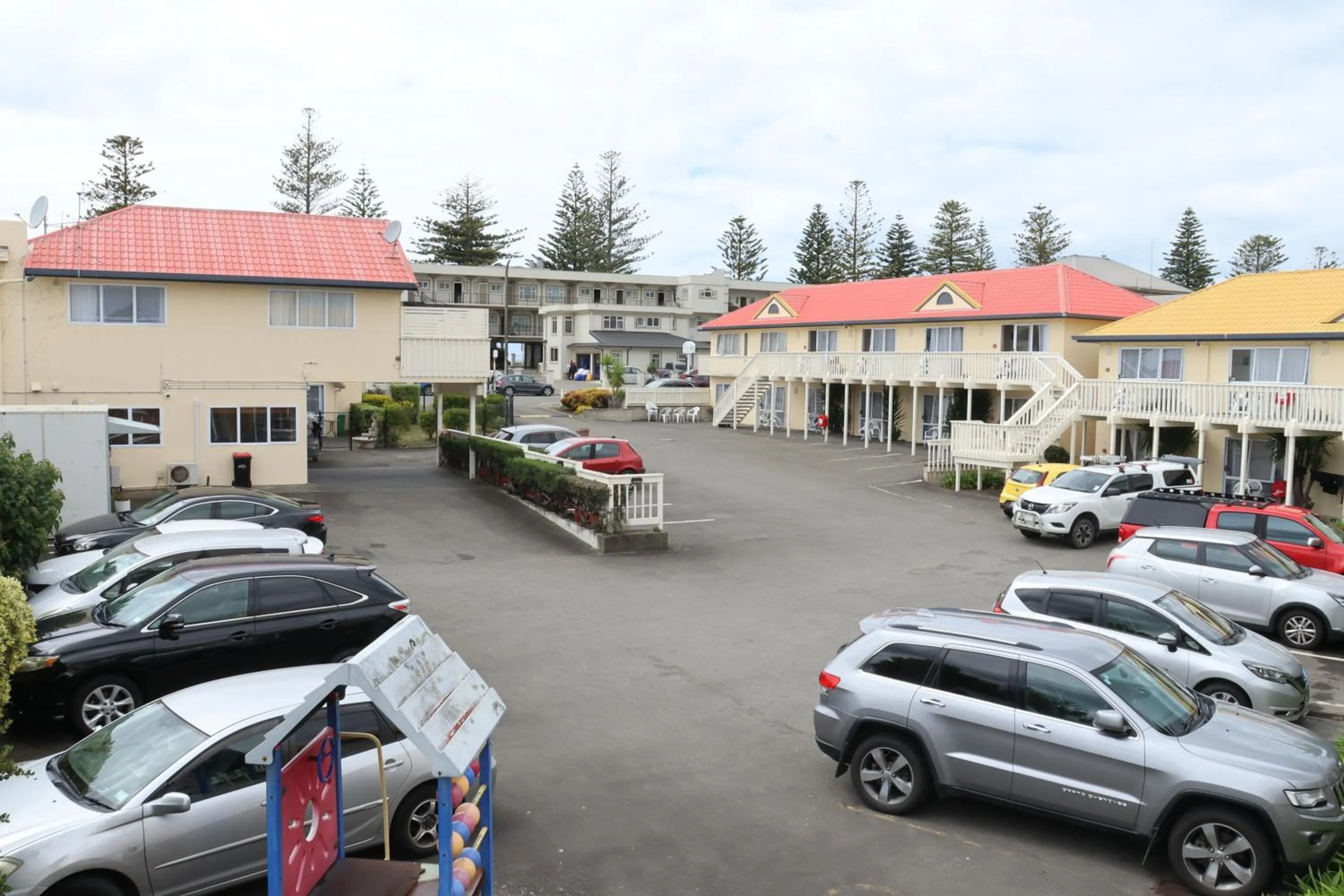 Property building in BK's Fountain Court Motel