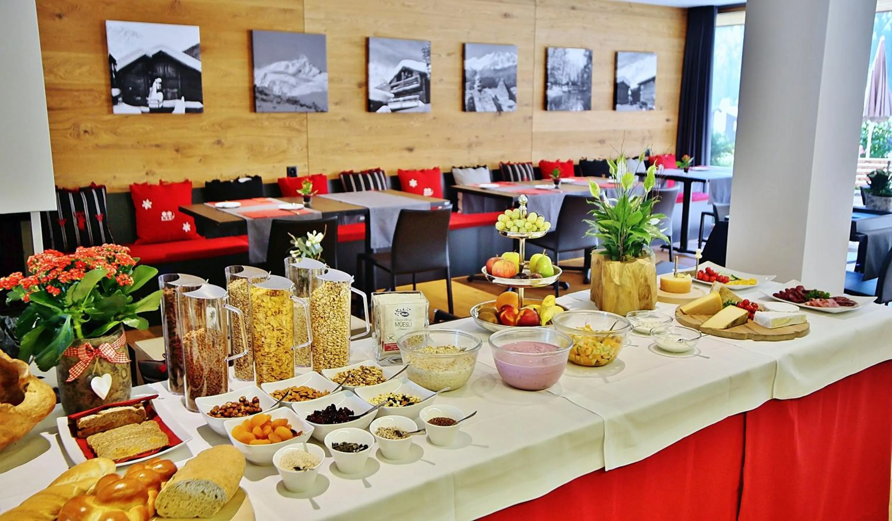 Buffet breakfast in Elite Alpine Lodge - Apart & Breakfast