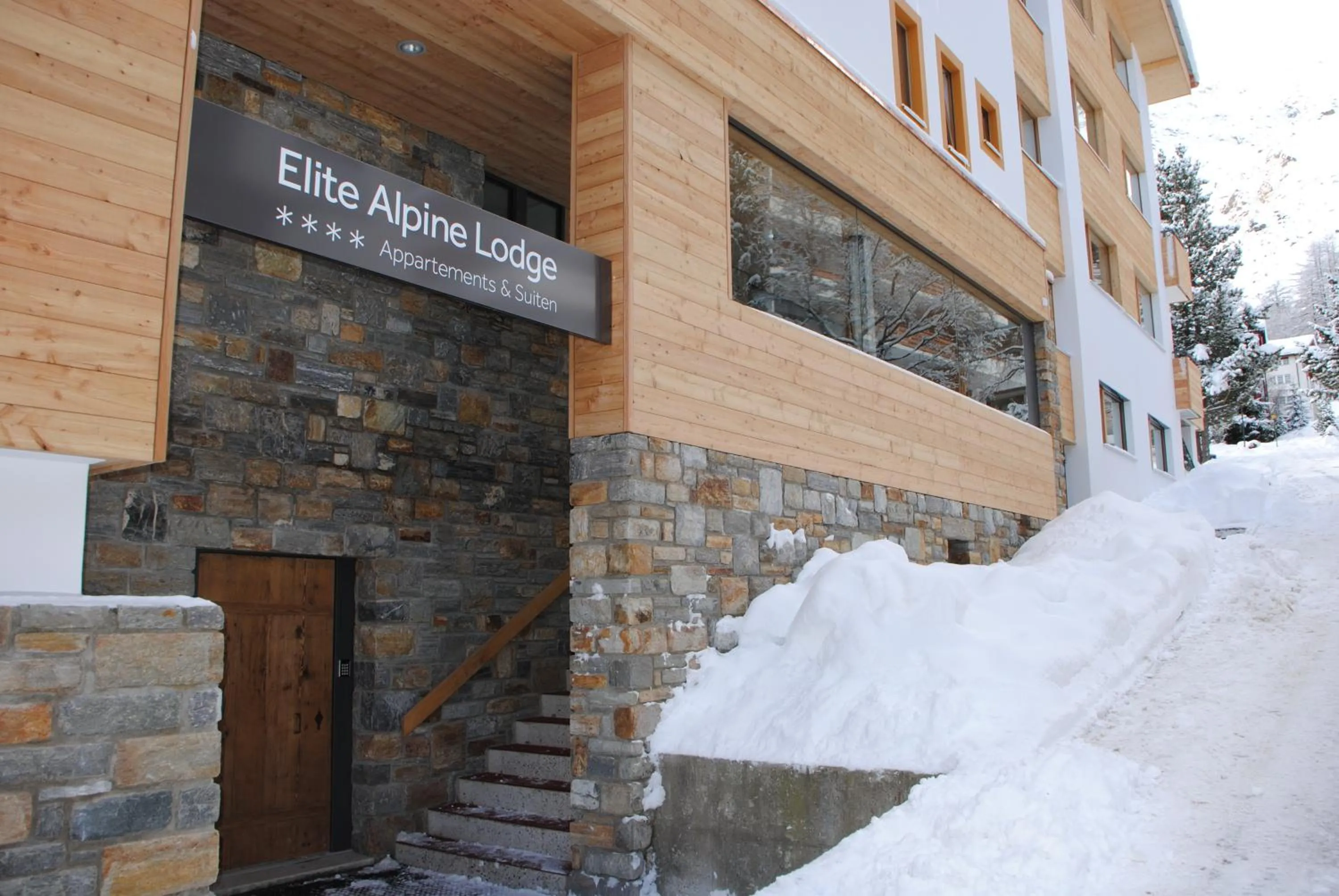 Facade/entrance in Elite Alpine Lodge - Apart & Breakfast